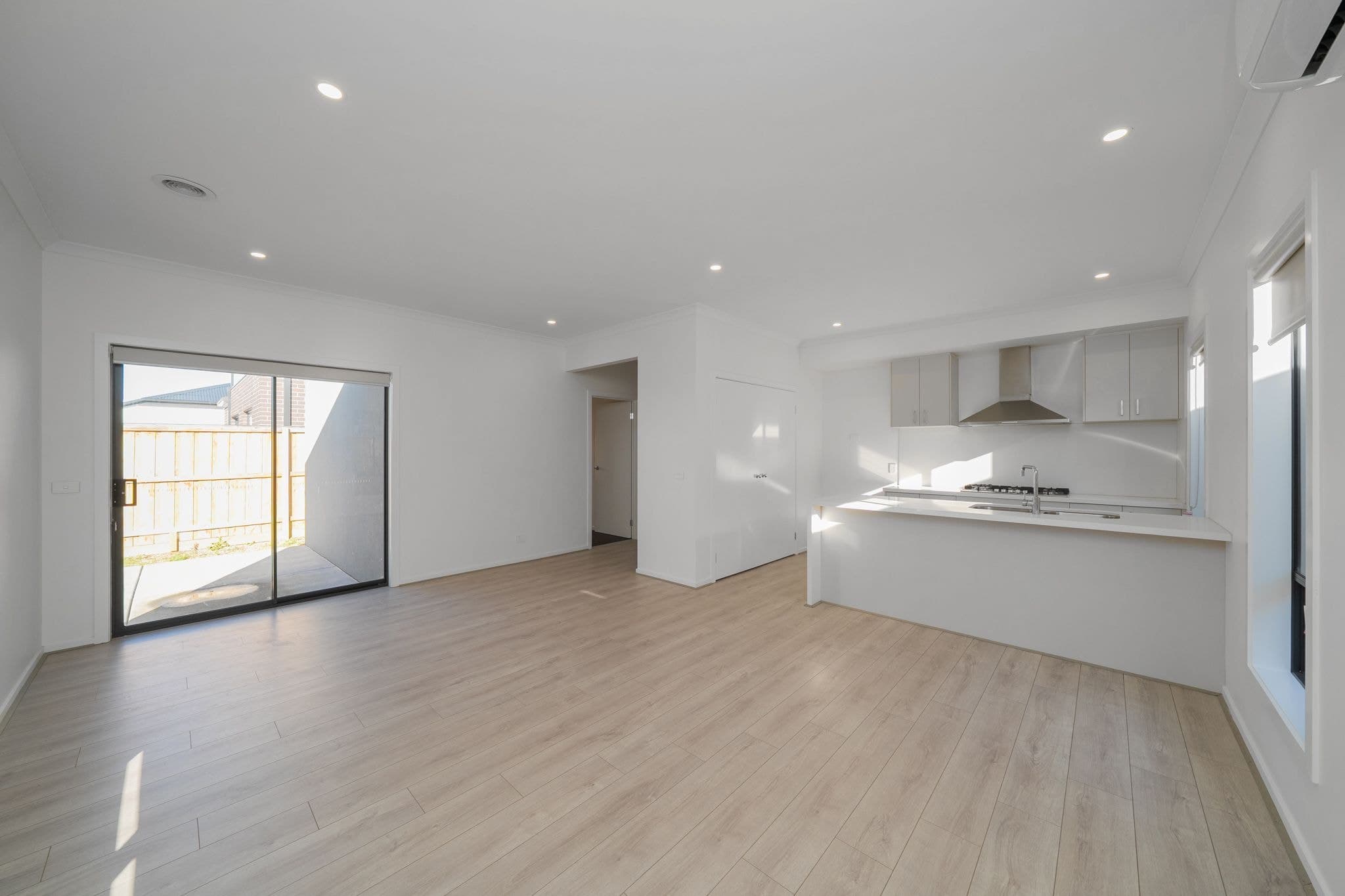 19 Mirage Avenue, Berwick VIC 3806, Berwick - Thumbnail 4