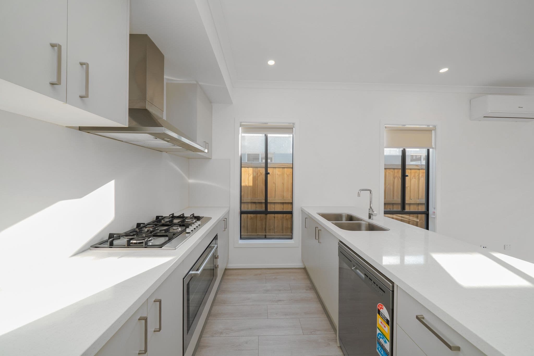19 Mirage Avenue, Berwick VIC 3806, Berwick - Thumbnail 5