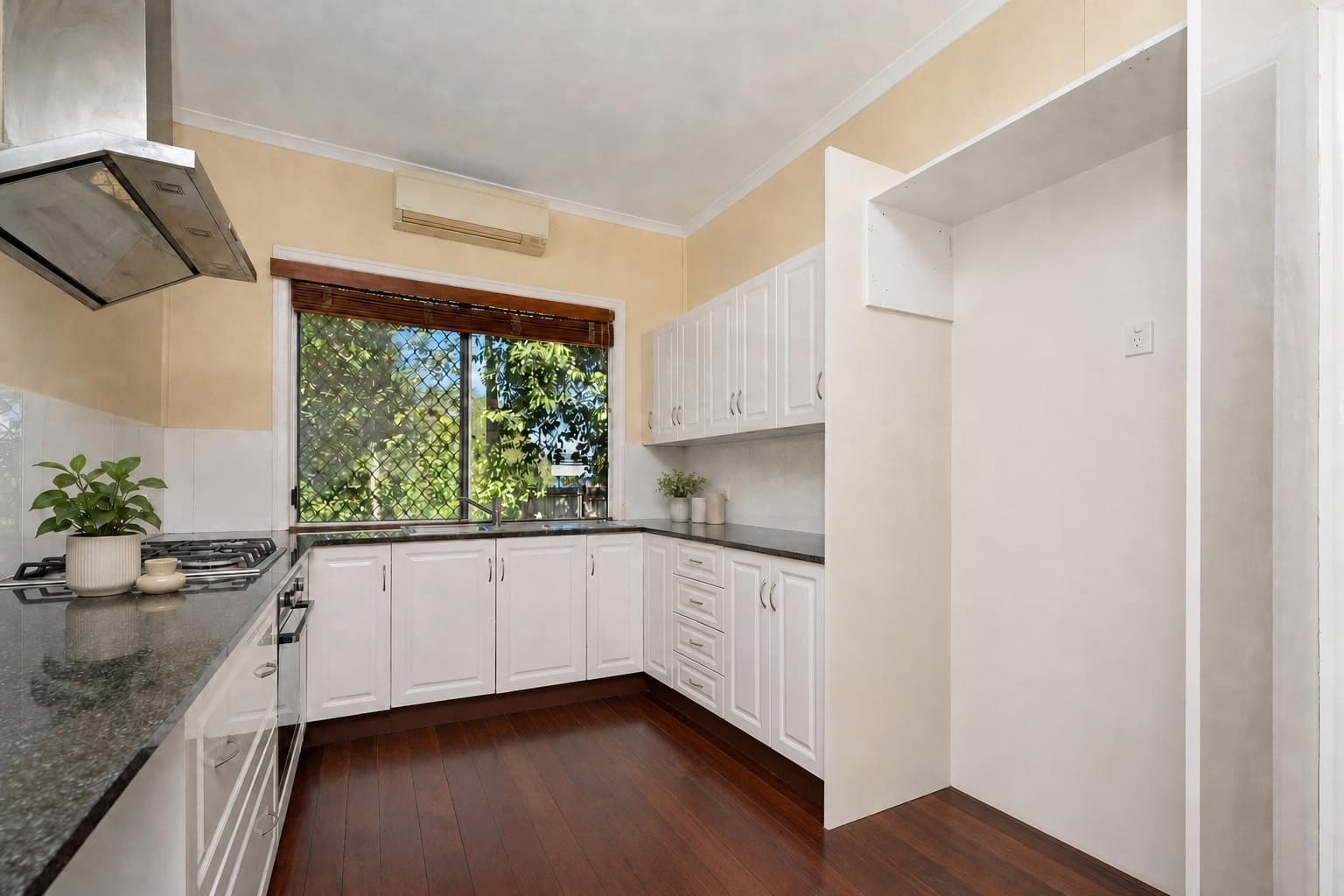 170 Kings Road, Mysterton - Thumbnail 6