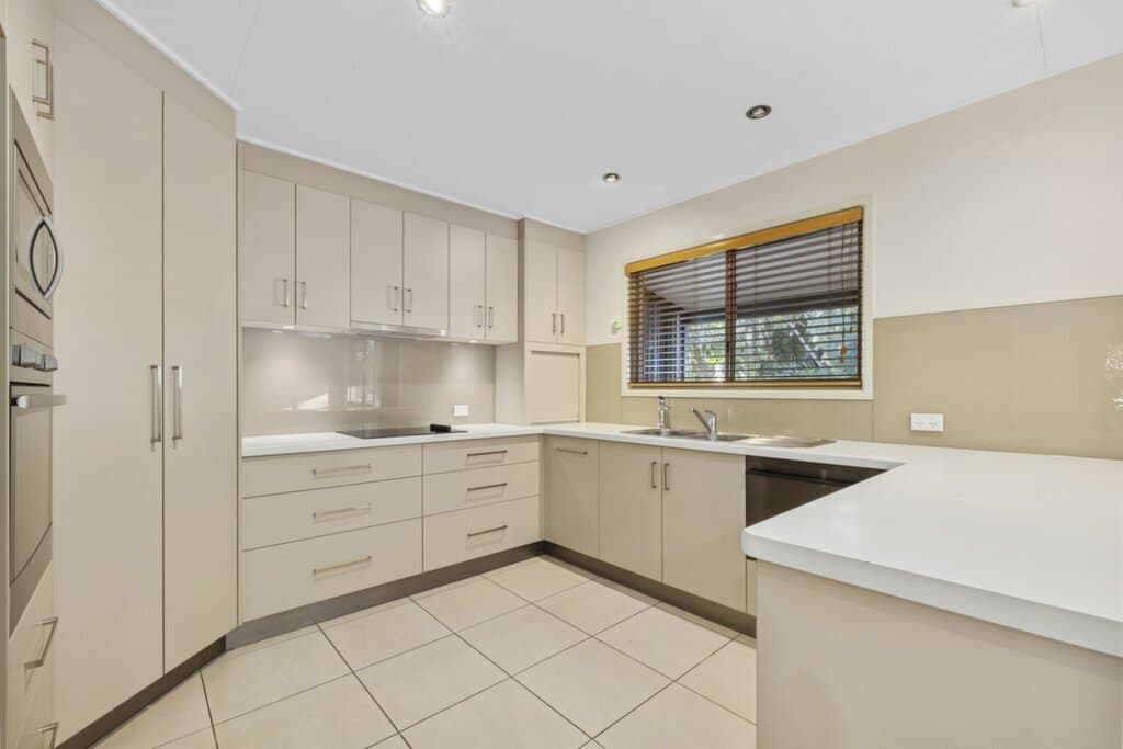 16 Birt Street, Blackwater - Thumbnail 2