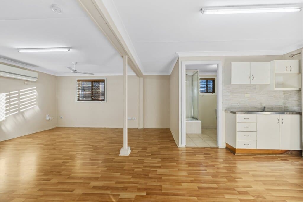 16 Birt Street, Blackwater - Thumbnail 4