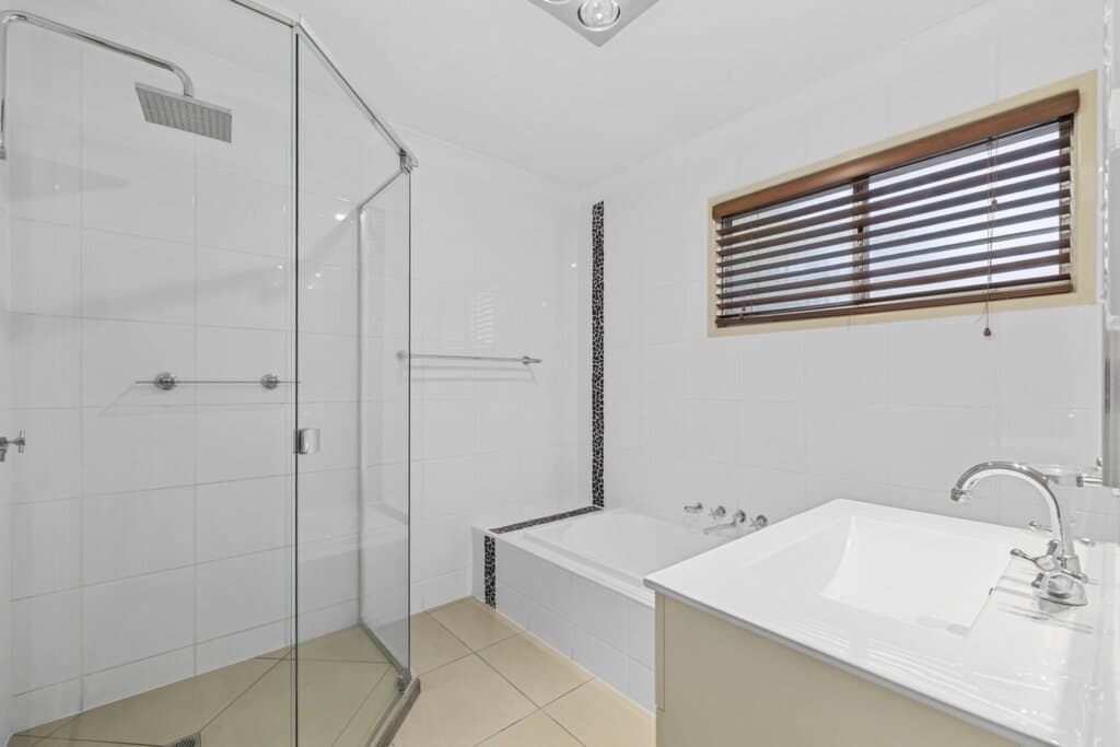 16 Birt Street, Blackwater - Thumbnail 5