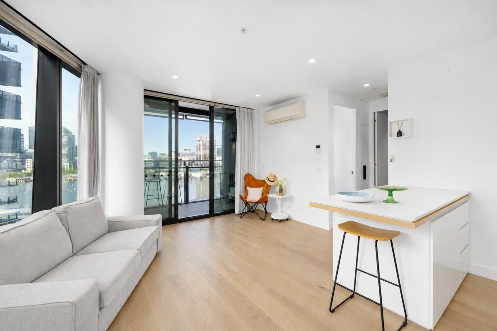 1012/15 Doepel Way, Docklands, Docklands - Thumbnail 3