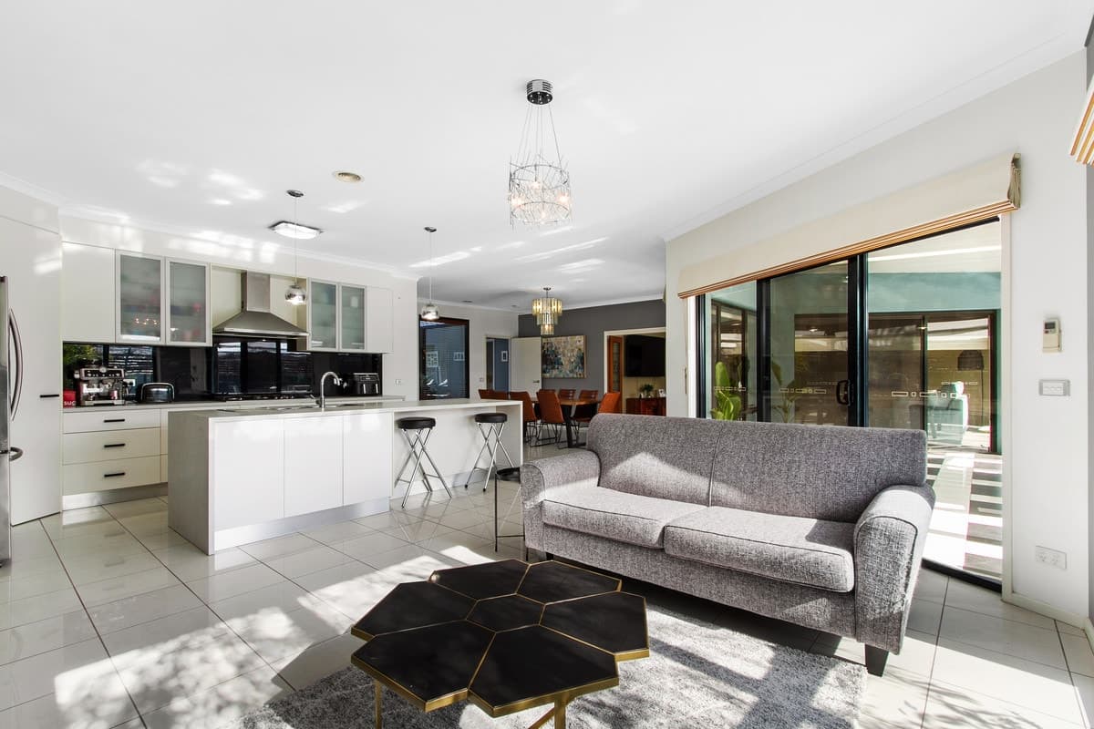 14 Saxby Court, TRARALGON VIC 3844, Traralgon - Thumbnail 2