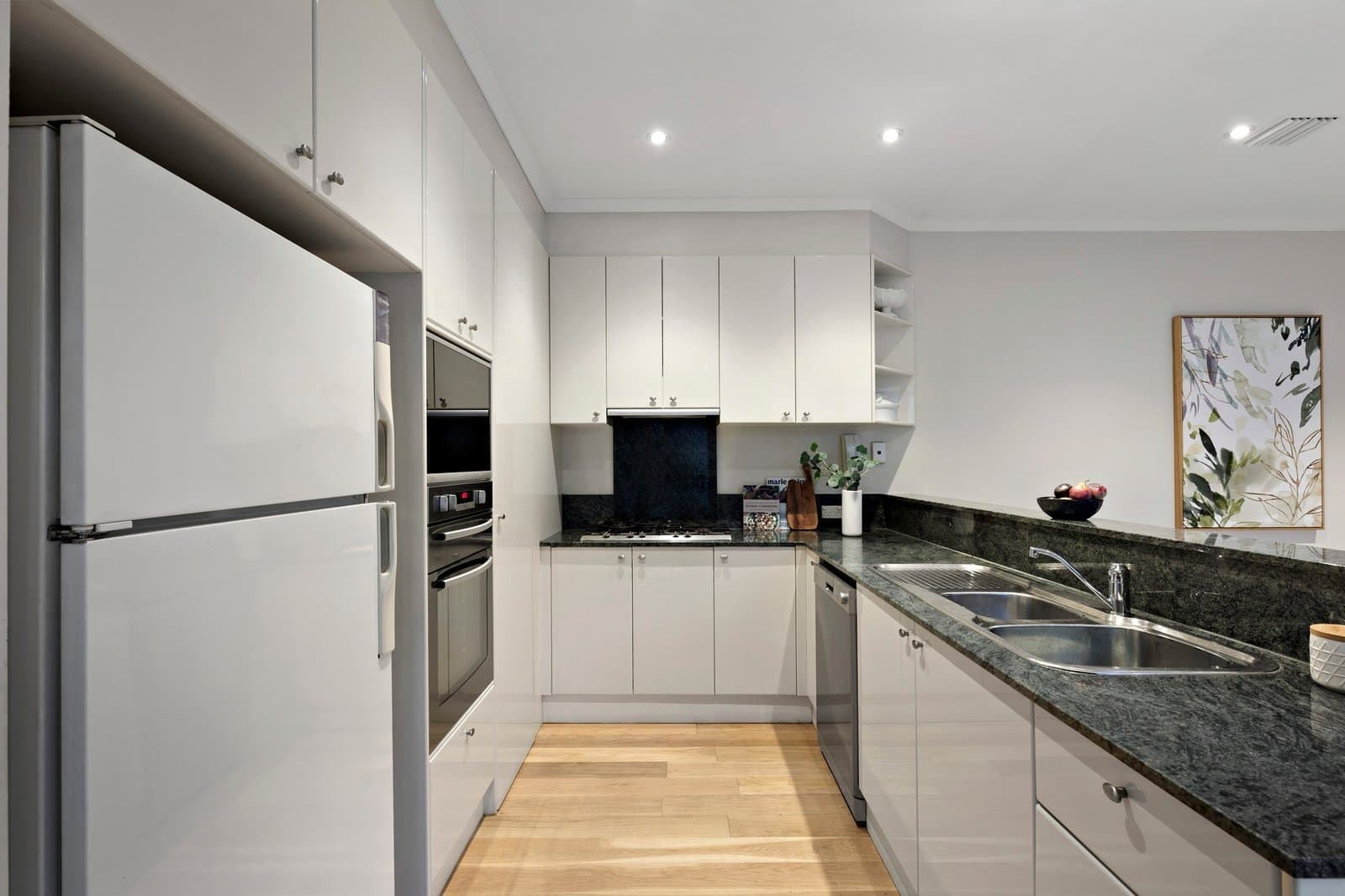 9 Hobsons Bay Parade, Port Melbourne - Thumbnail 6
