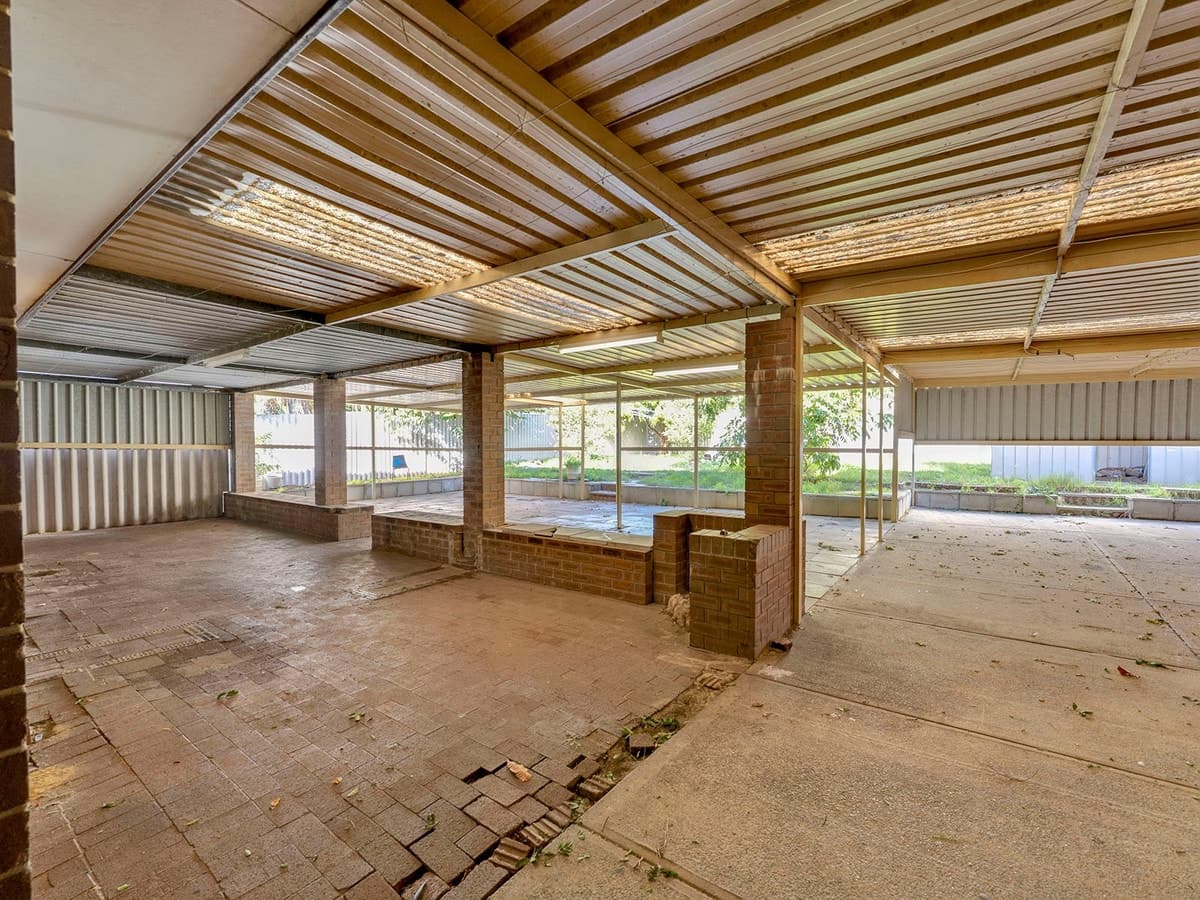 210 Marangaroo Drive, Girrawheen, WA, Girrawheen - Thumbnail 3