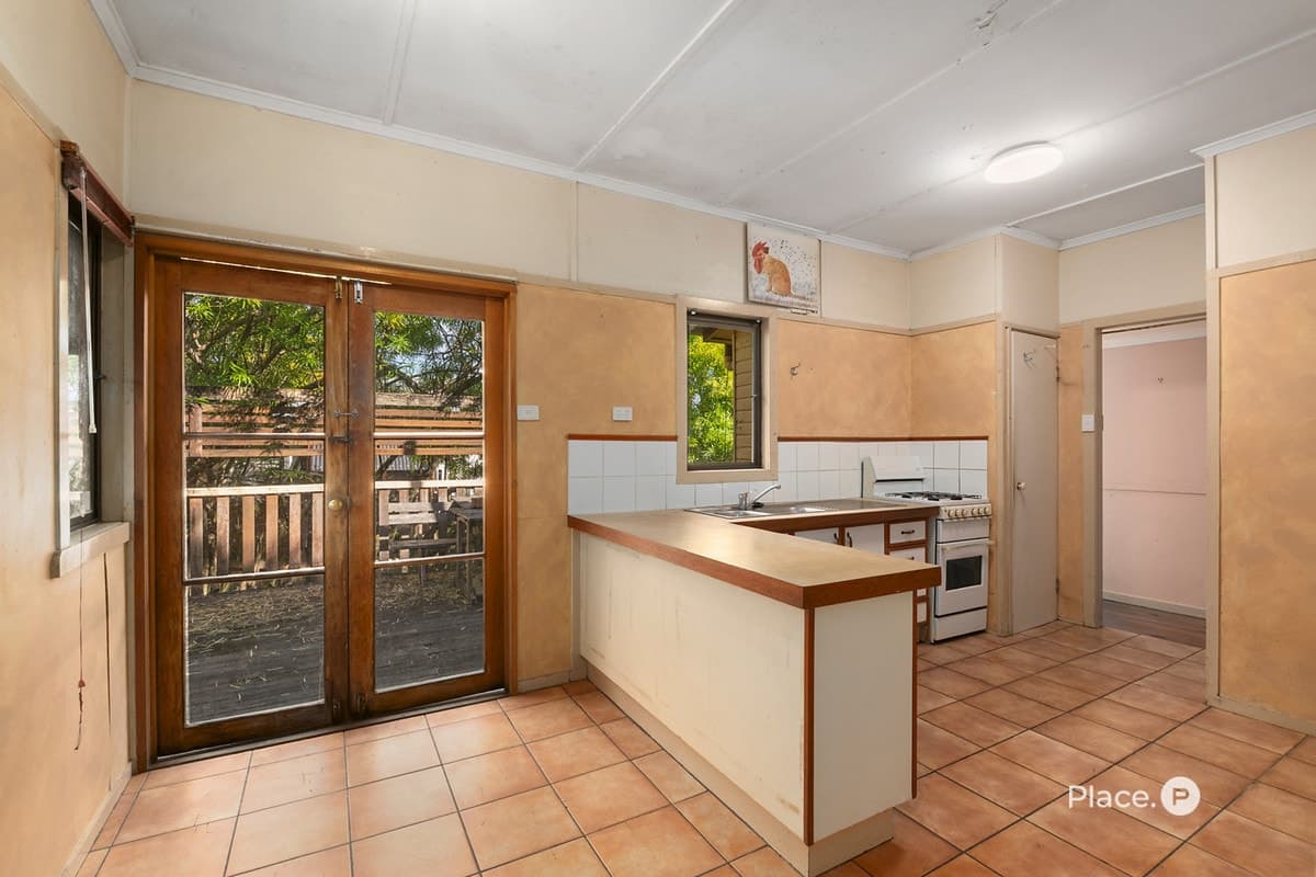 334 Chatsworth Road, Coorparoo - Thumbnail 8