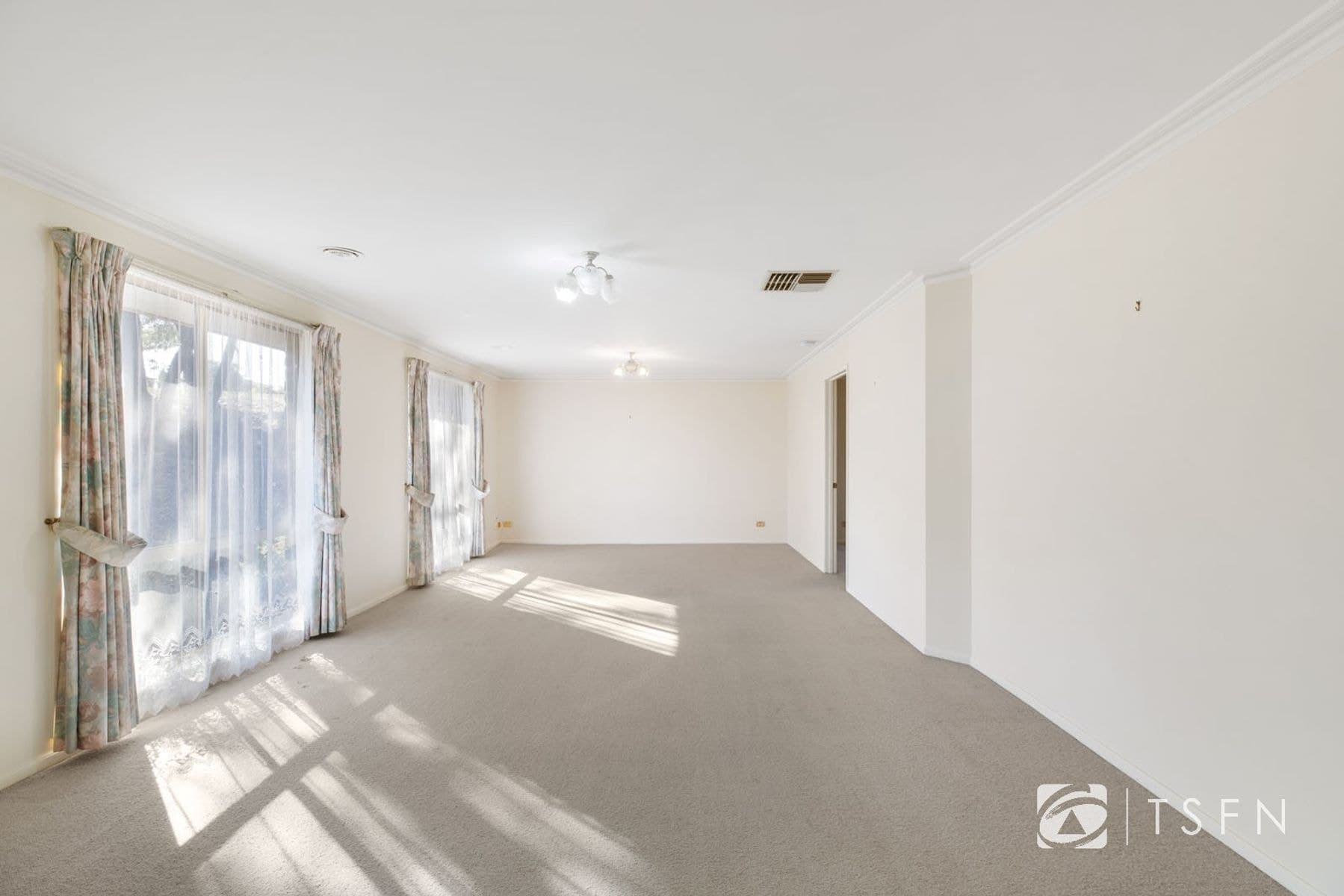 21 Sherwood Drive, Flora Hill VIC 3550, Flora Hill - Thumbnail 4