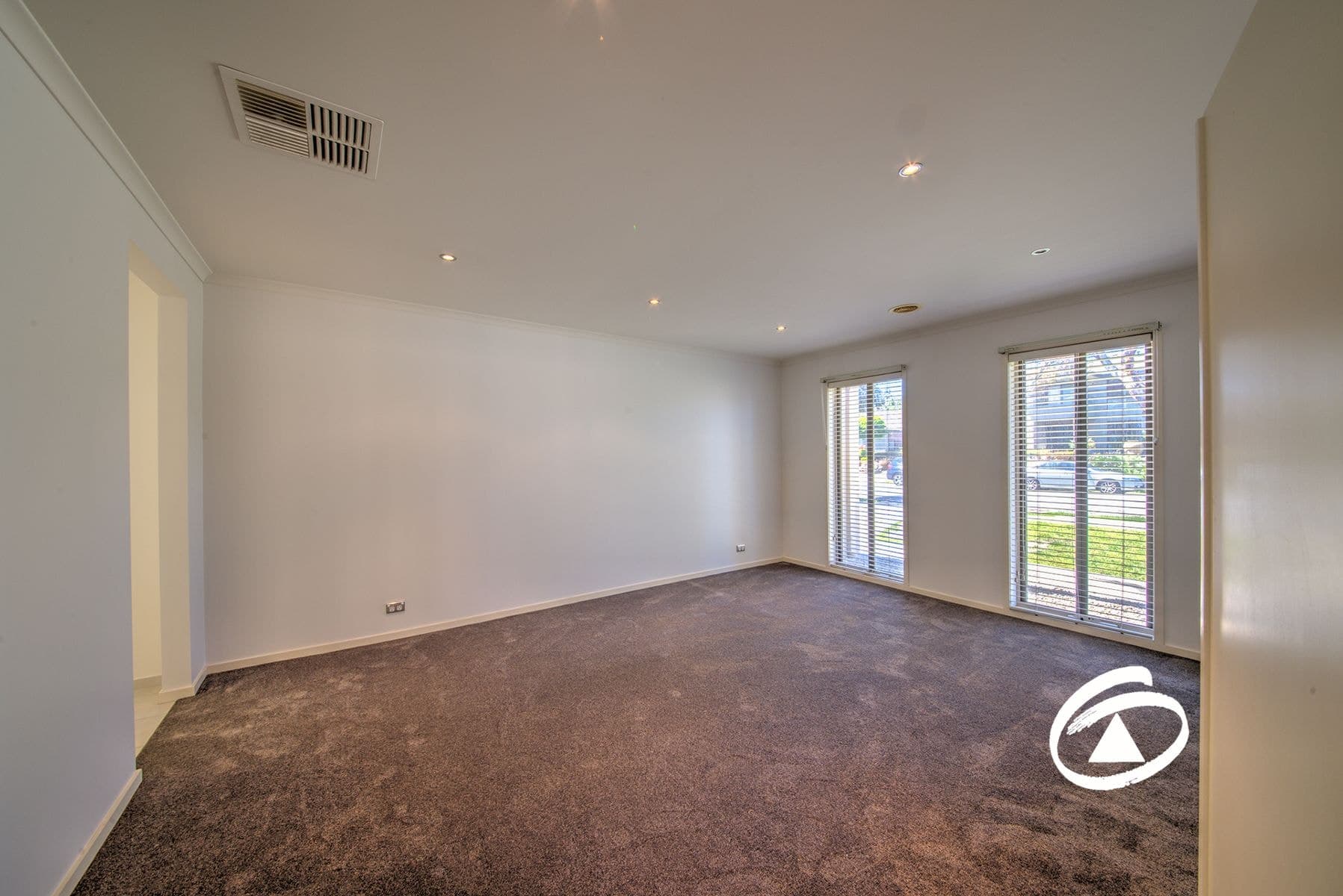 13 Yorkshire Drive, Cranbourne North VIC 3977, Cranbourne North - Thumbnail 6