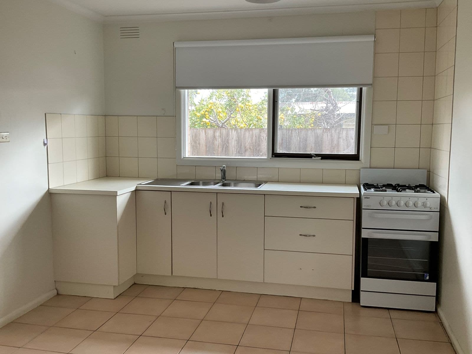 3/33 Bent Street, Altona VIC 3018, Altona - Thumbnail 3