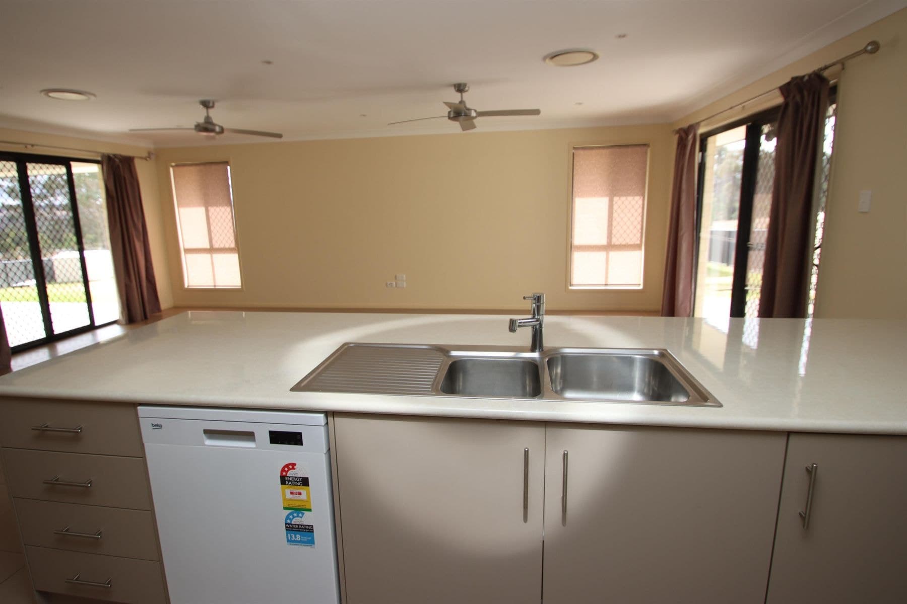 13 Parkes Drive, Tenterfield NSW 2372, Tenterfield - Thumbnail 8