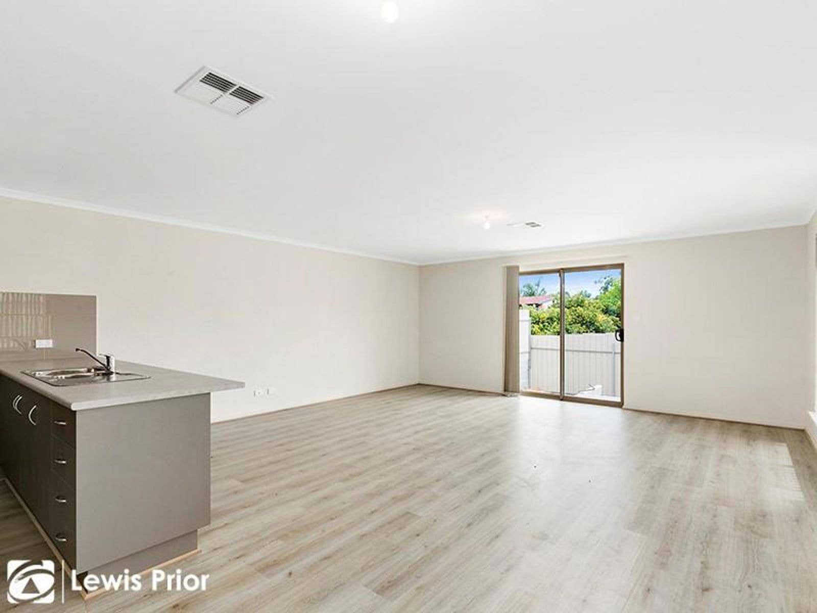 15 Powers Avenue, Morphett Vale SA 5162, Morphett Vale - Thumbnail 2