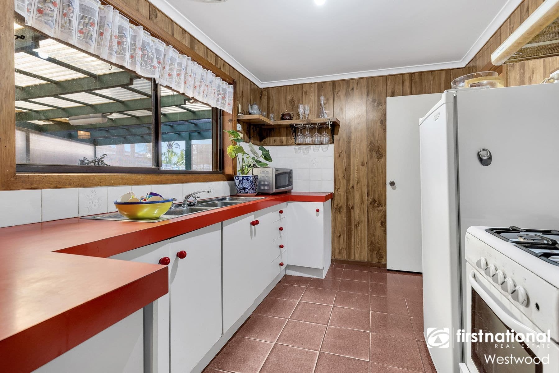 14 Cameron Drive, Hoppers Crossing VIC 3029, Hoppers Crossing - Thumbnail 2