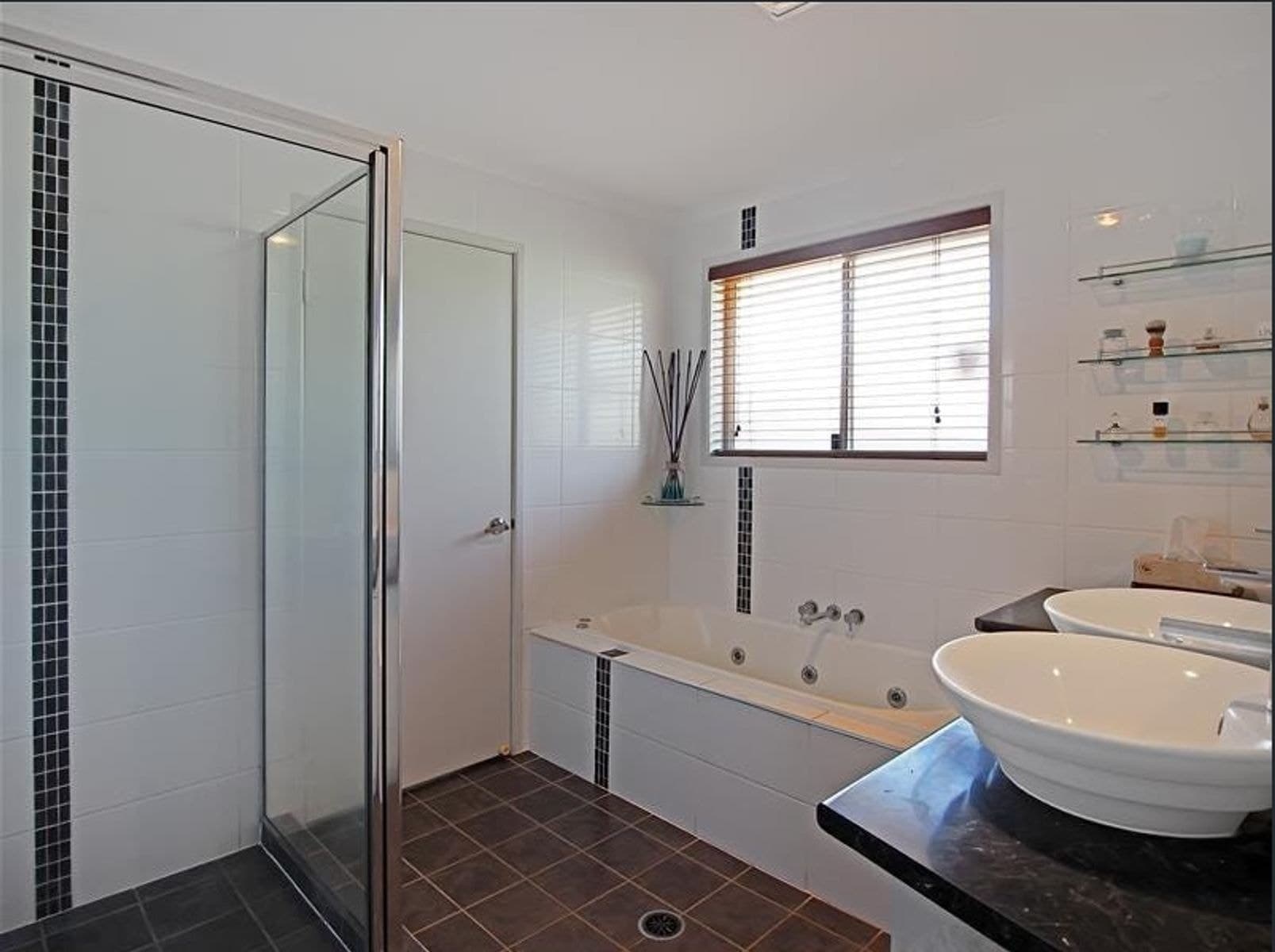 5 Lilac Court, Bongaree QLD 4507, Bongaree - Thumbnail 4