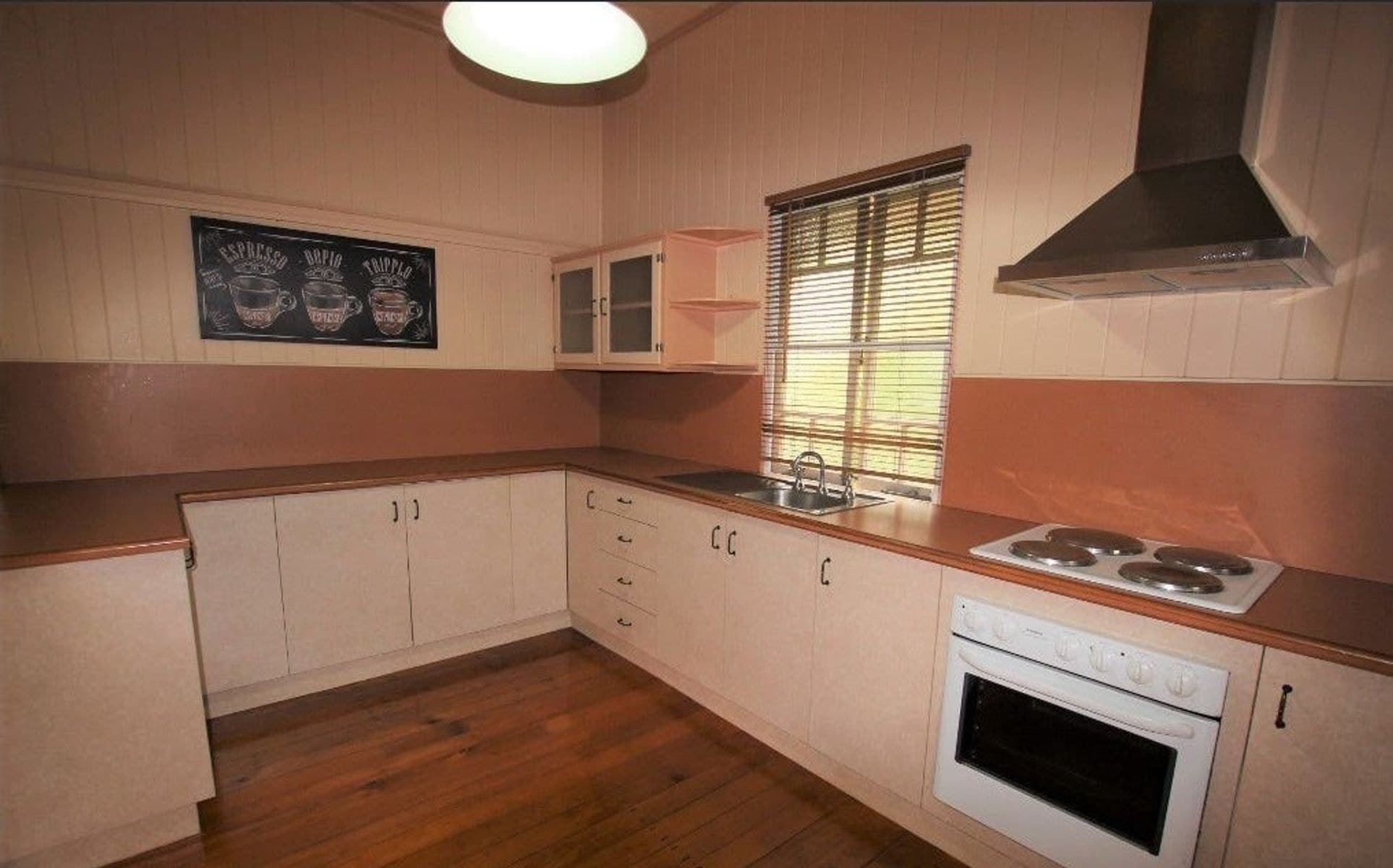 8 Beaton Street, West Mackay QLD 4740, West Mackay - Thumbnail 4