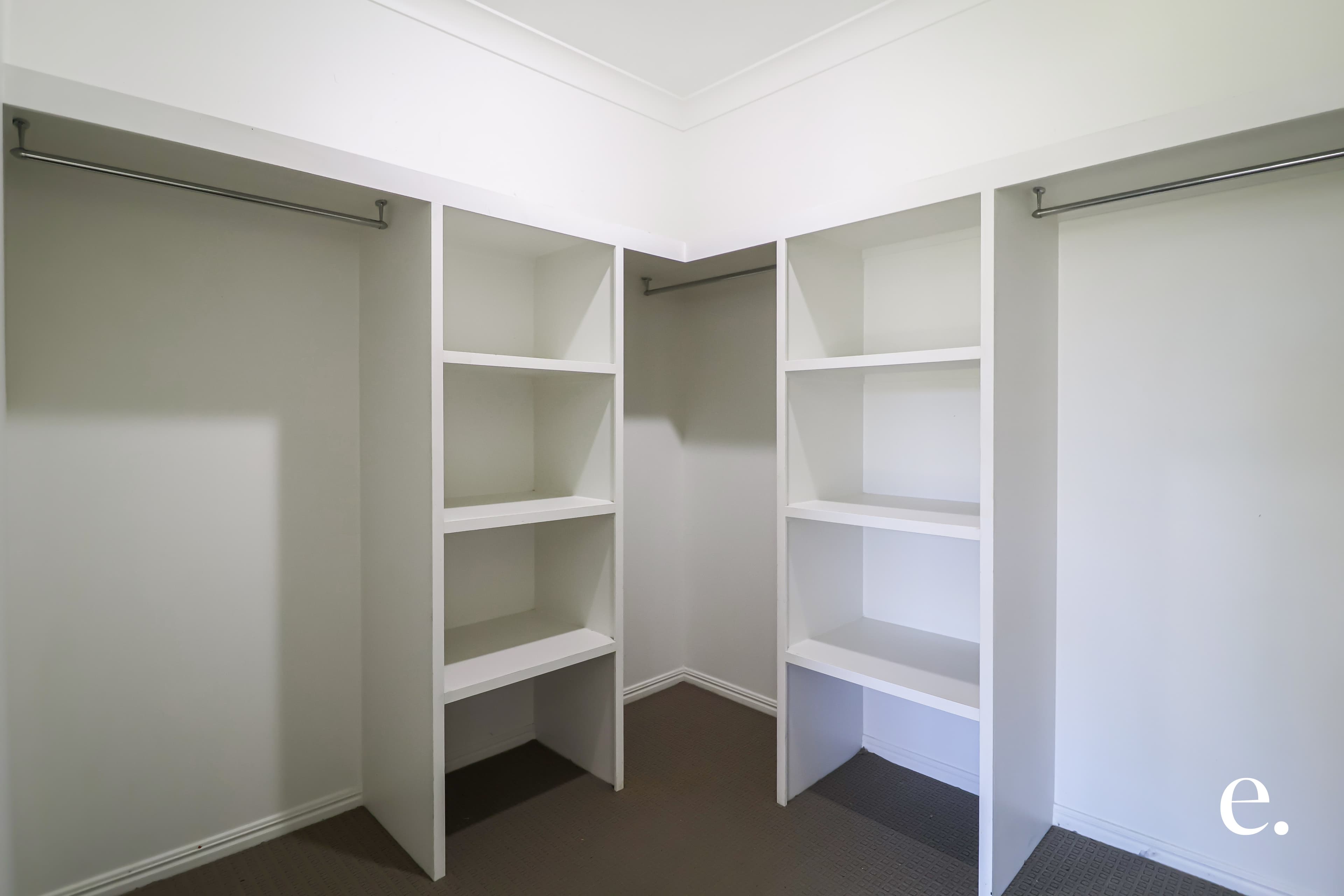 29 Woodland Court, Kirkwood - Thumbnail 4