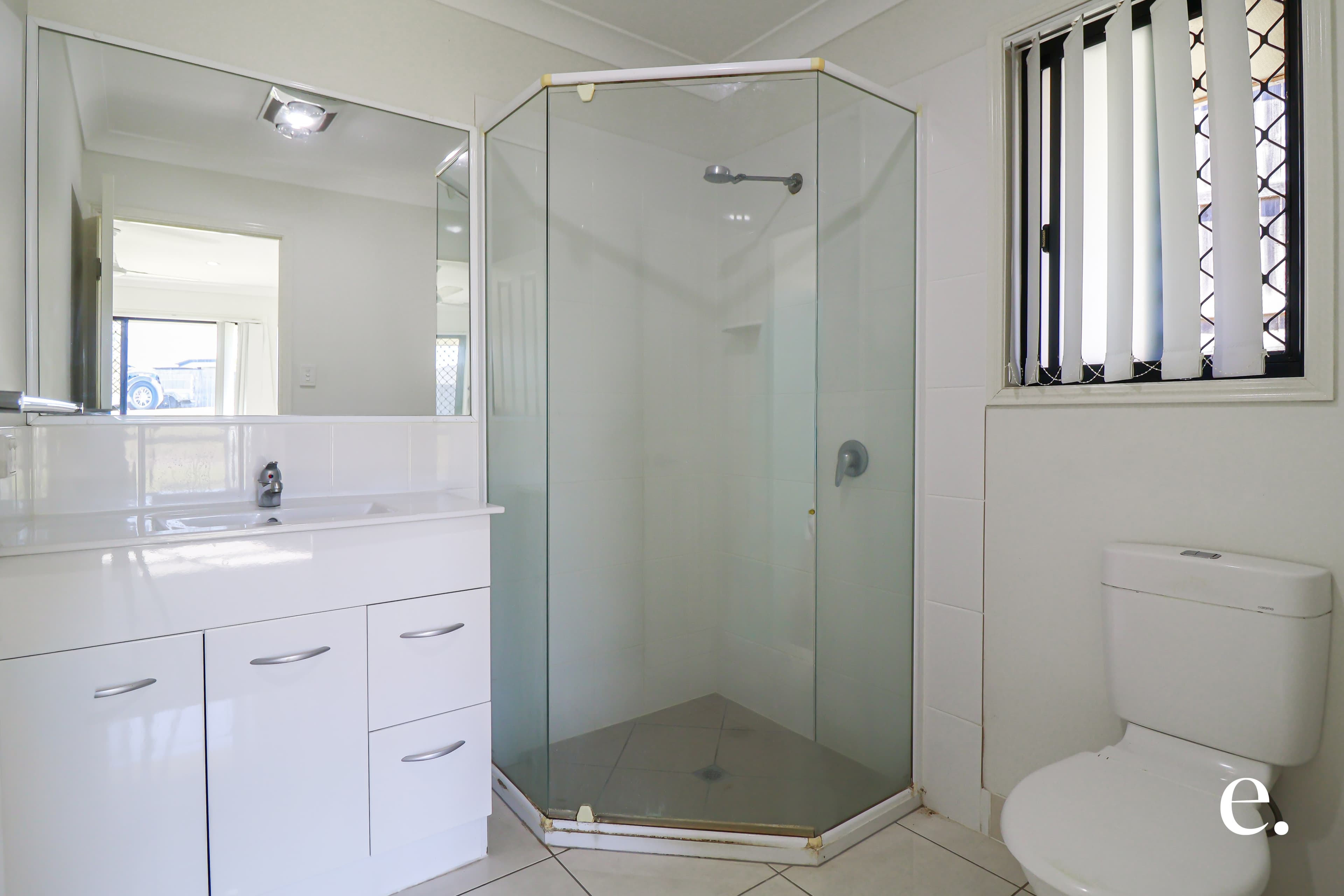 29 Woodland Court, Kirkwood - Thumbnail 5