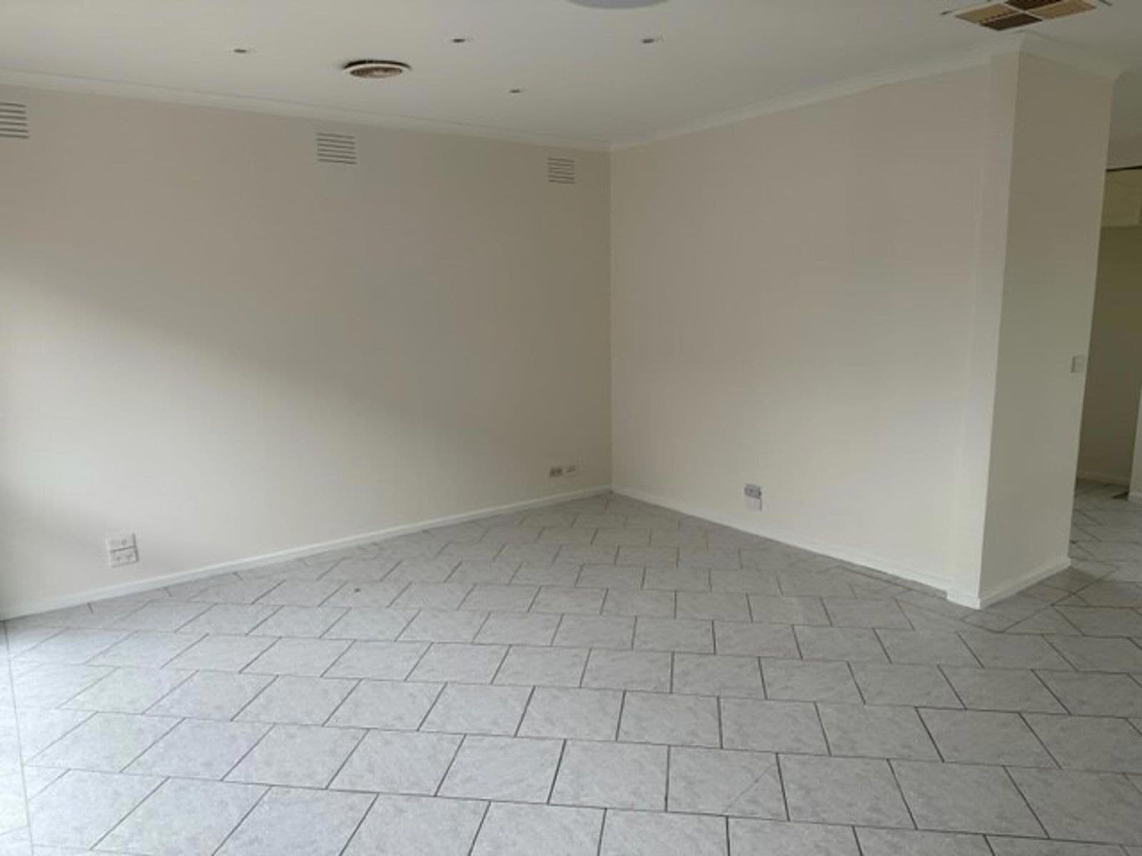 14 Ellam Court, Meadow Heights VIC 3048, Meadow Heights - Thumbnail 2