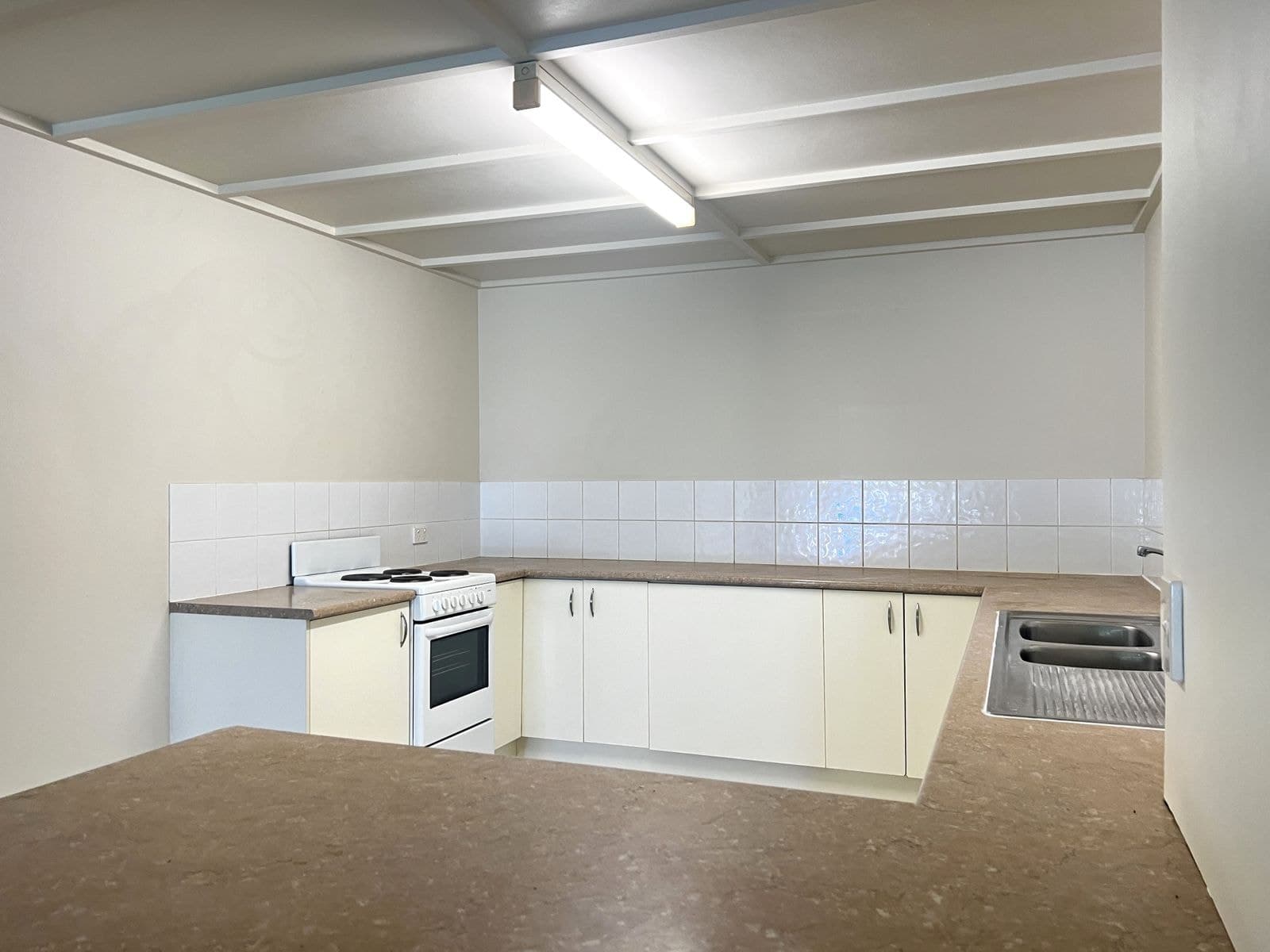 2/1 Burra St, Chevron Island QLD 4217, Chevron Island - Image 1