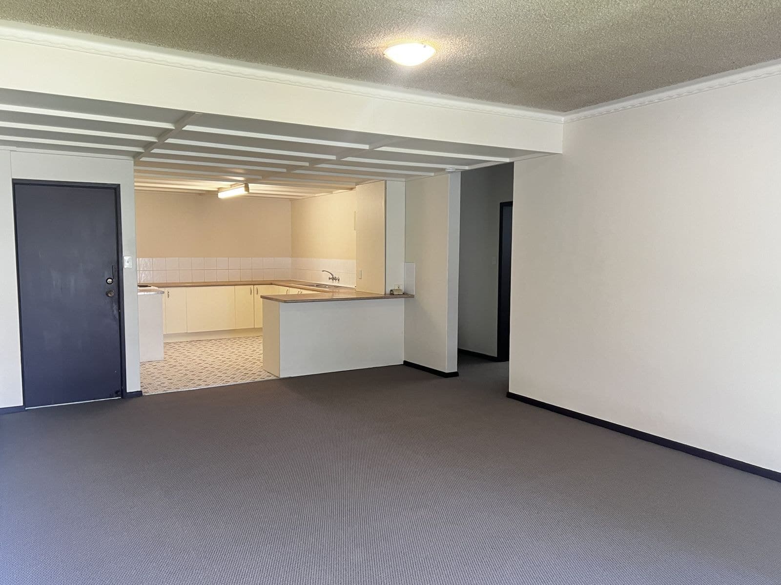 2/1 Burra St, Chevron Island QLD 4217, Chevron Island - Thumbnail 2