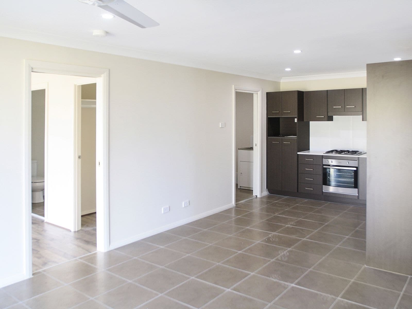 6 (1) Orchard Close, Gillieston Heights NSW 2321, Gillieston Heights - Thumbnail 2