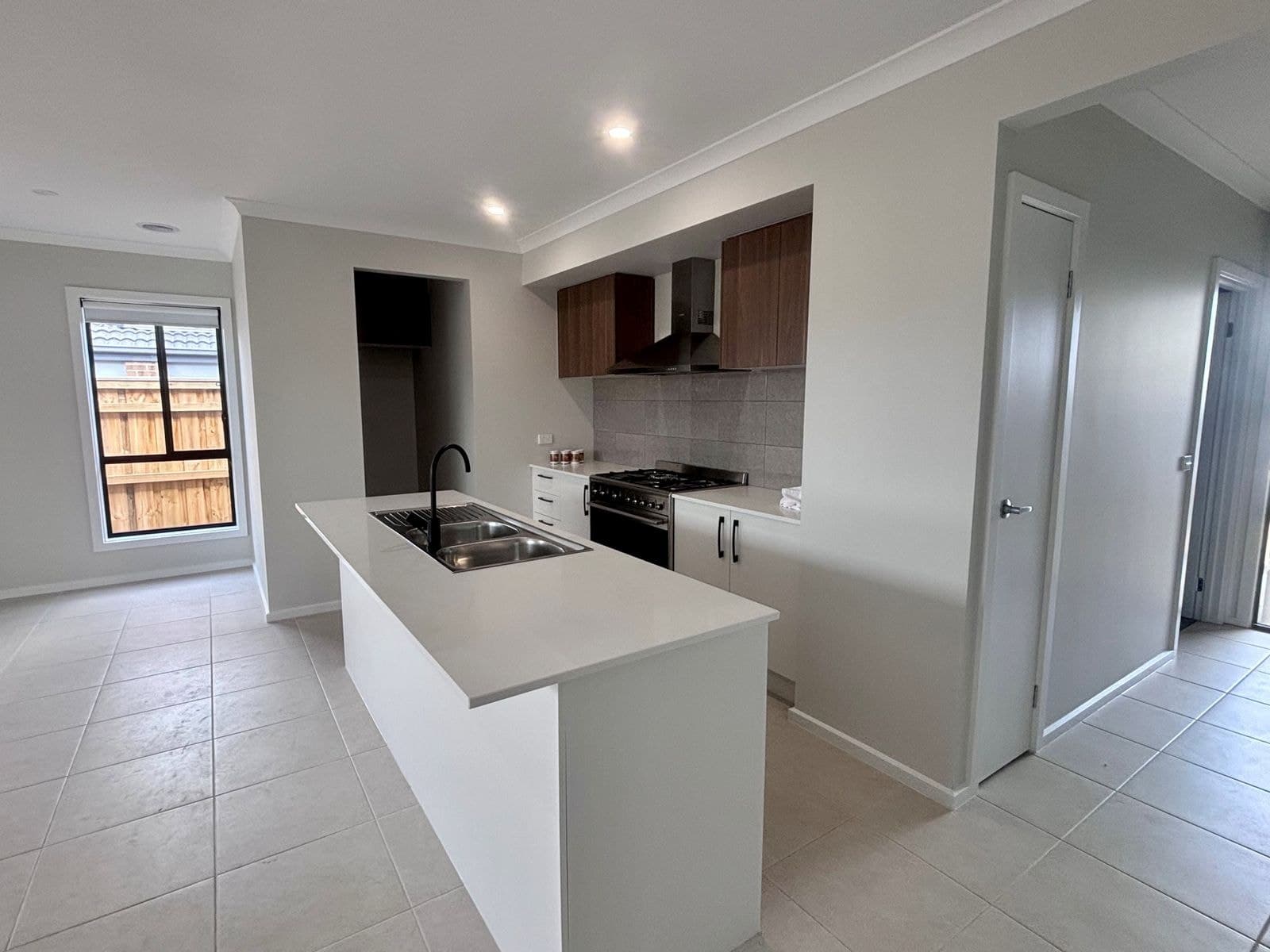 8 Brick Street,, Churchill VIC 3842, Churchill - Thumbnail 2