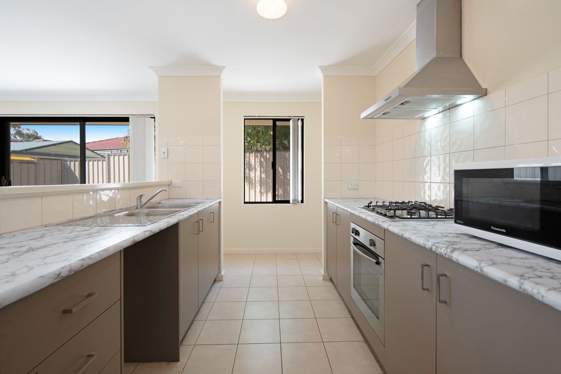 2/37 Lord Street, Bentley WA 6102, Bentley - Thumbnail 2