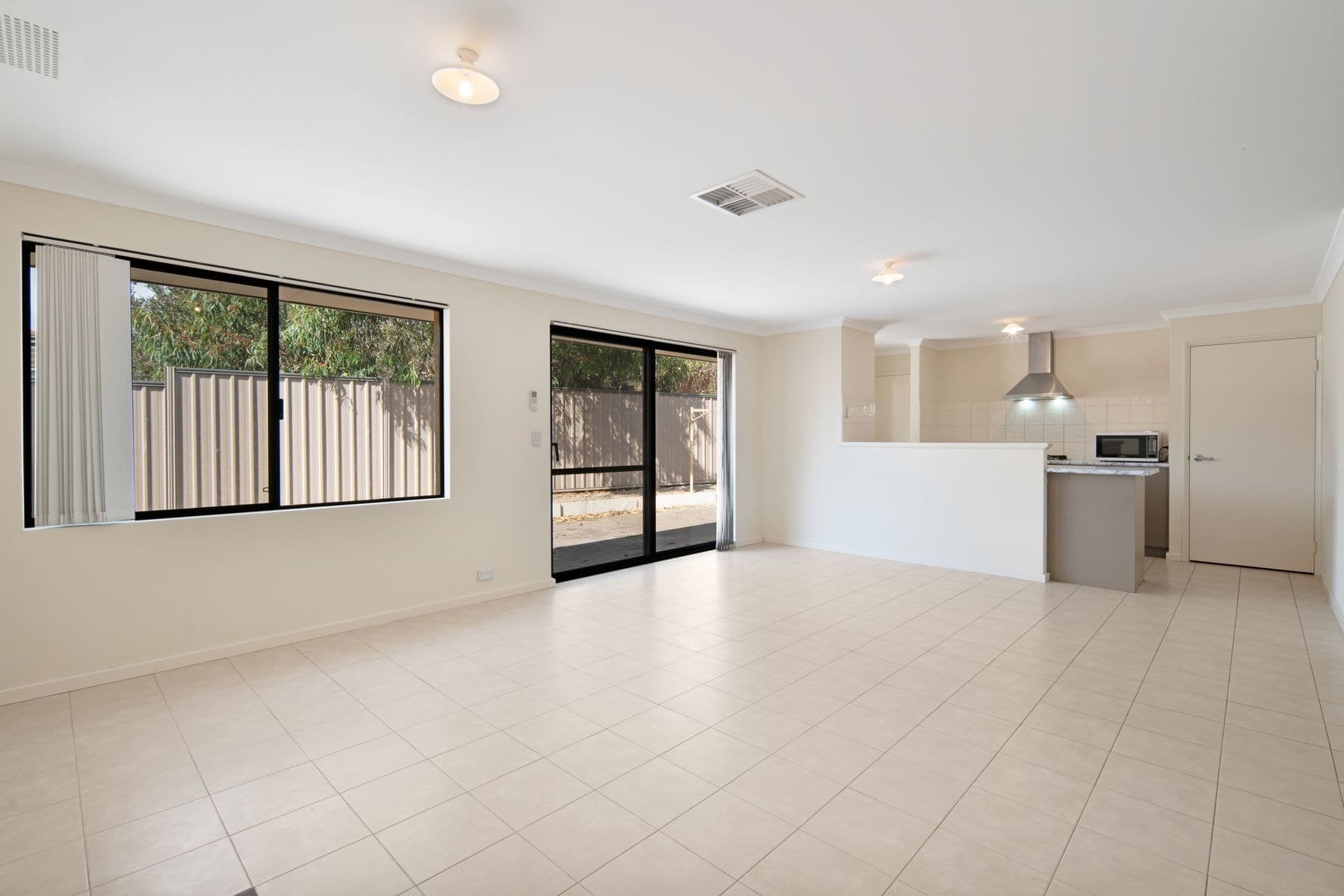 2/37 Lord Street, Bentley WA 6102, Bentley - Thumbnail 4