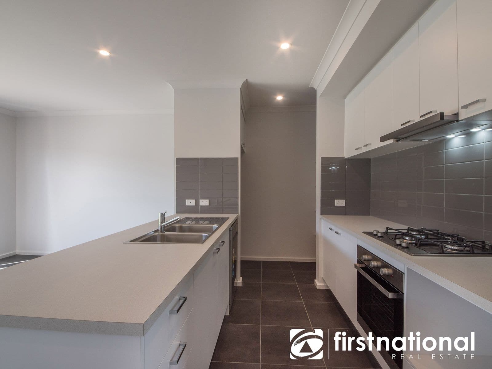 6 Todd Lane, Pakenham VIC 3810, Pakenham - Thumbnail 2