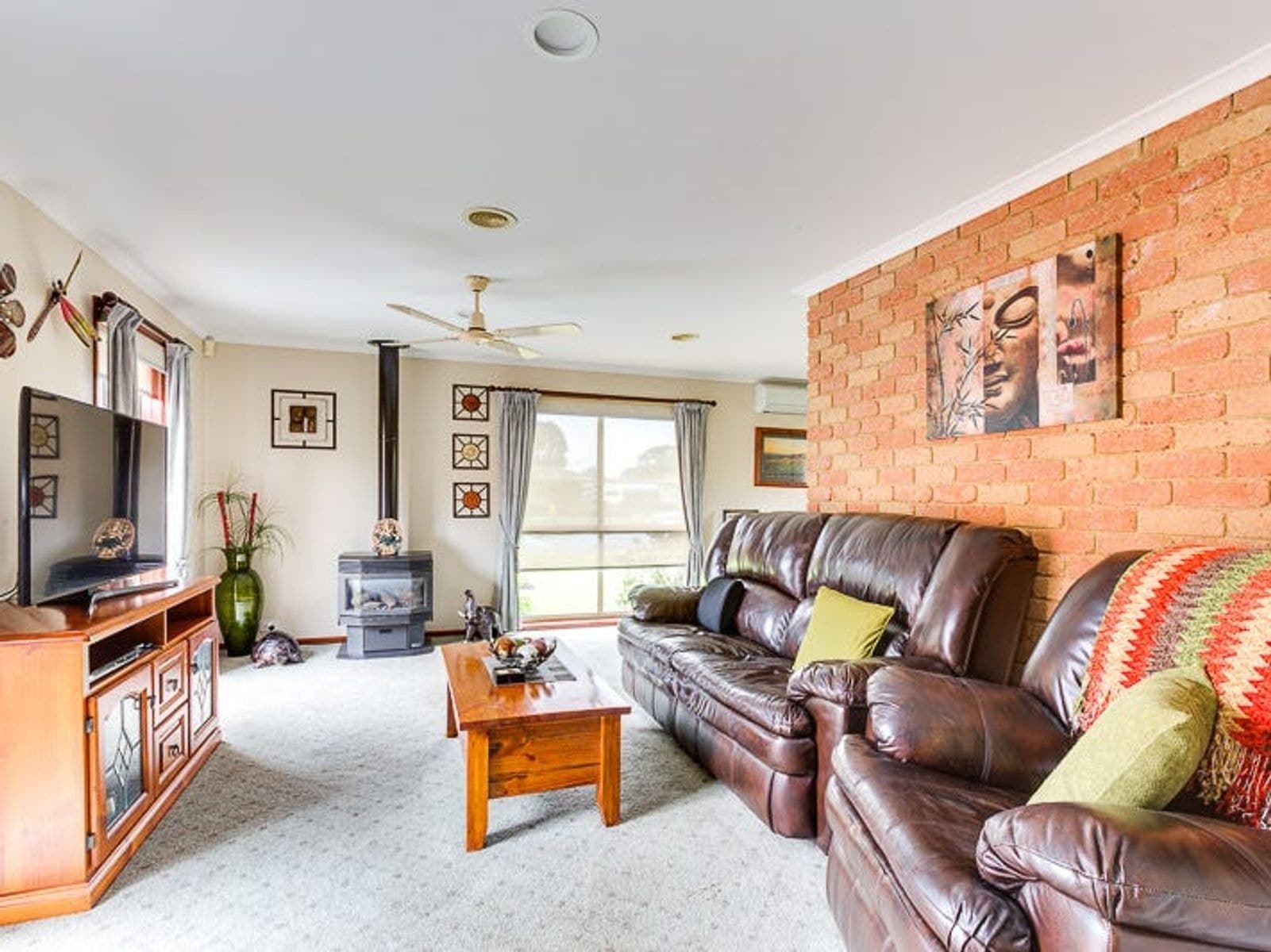 19 Cowie Street, Ballan VIC 3342, Ballan - Thumbnail 2