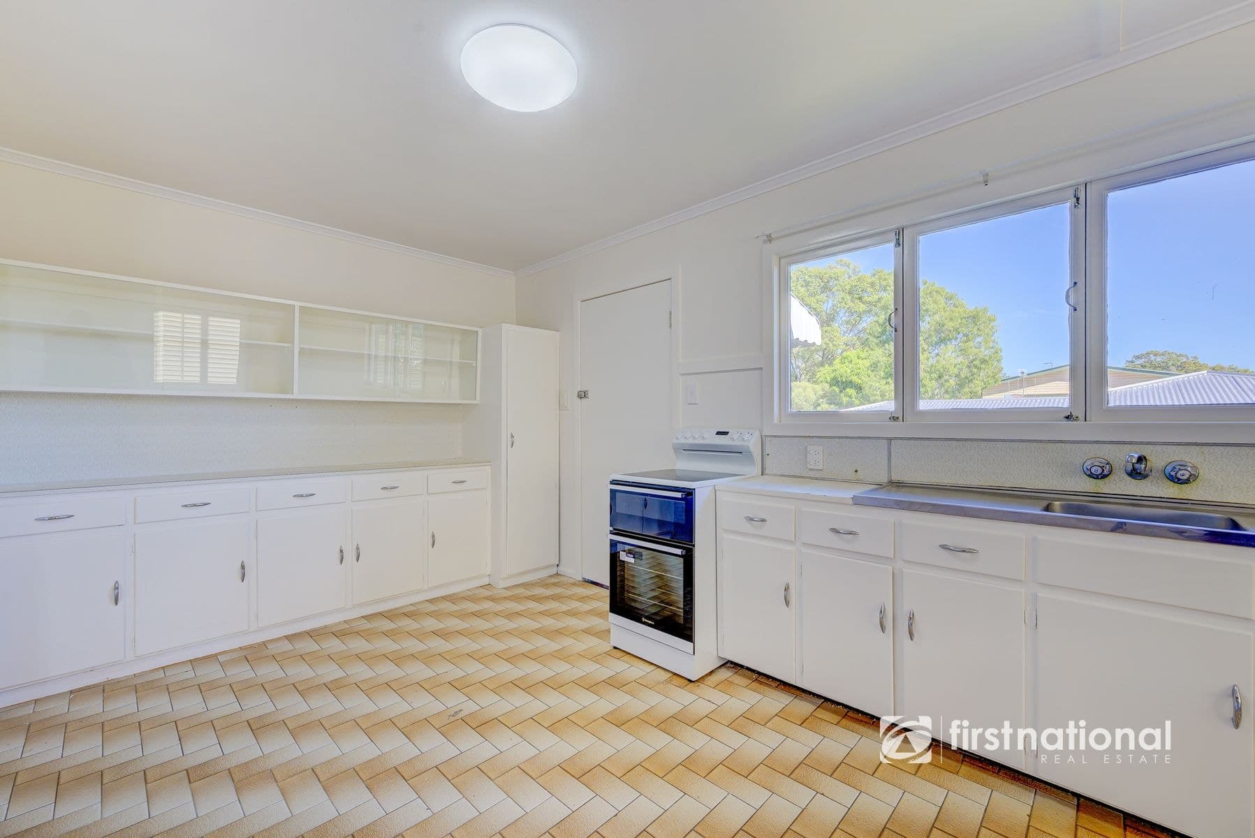 2 Maynard Street, Avenell Heights QLD 4670, Avenell Heights - Thumbnail 8
