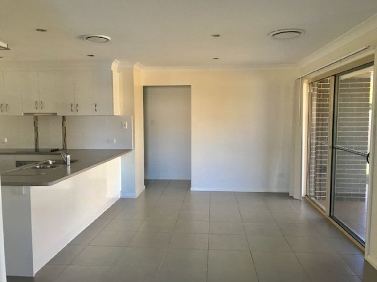 2/1 Platz Street, Chinchilla QLD 4413, Chinchilla - Thumbnail 3