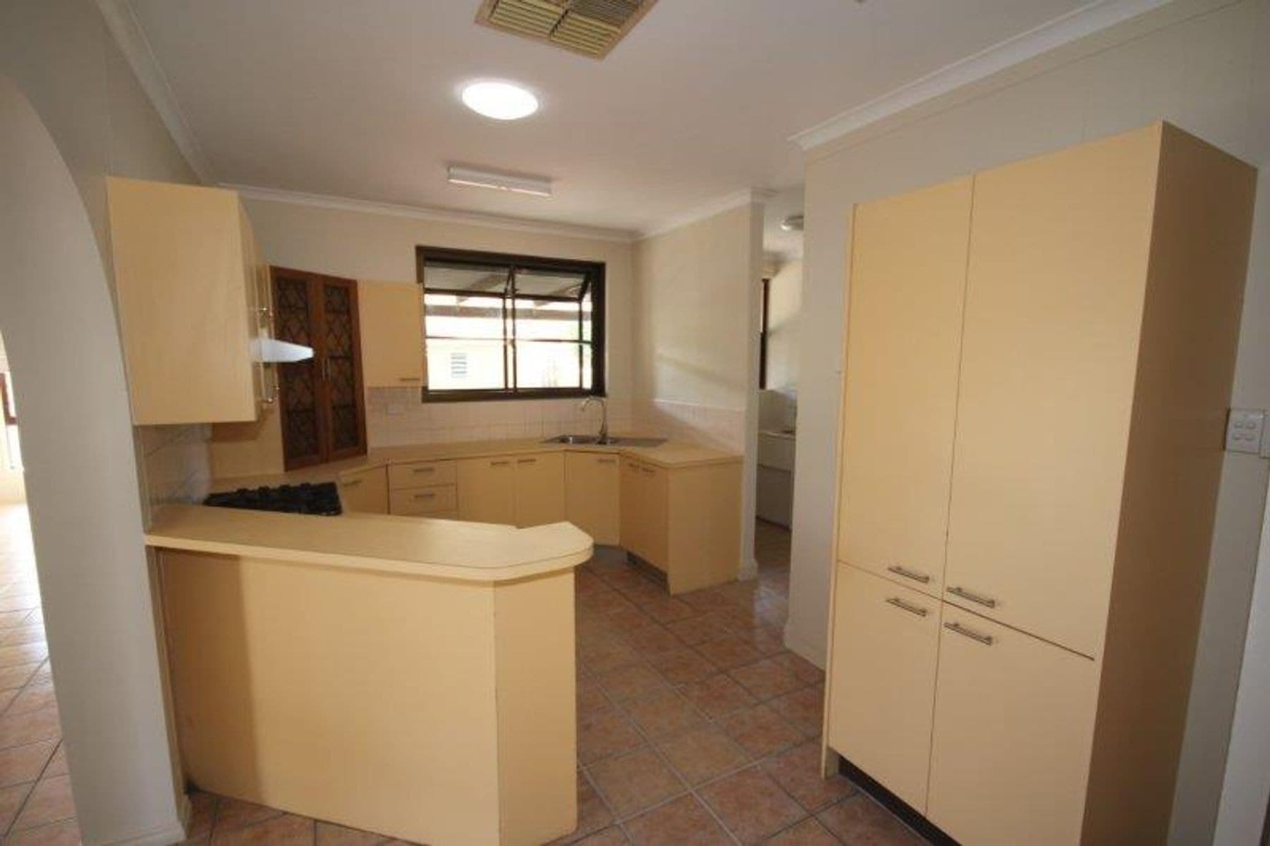 11 Clarke Street, Gillen NT 0870, Gillen - Thumbnail 3