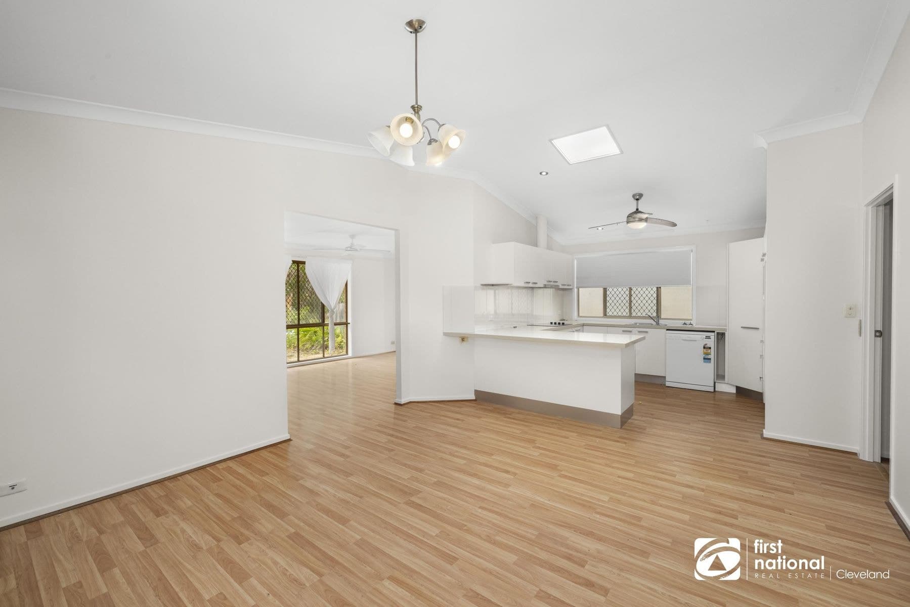 25 Robin Parade, Victoria Point QLD 4165, Victoria Point - Thumbnail 3