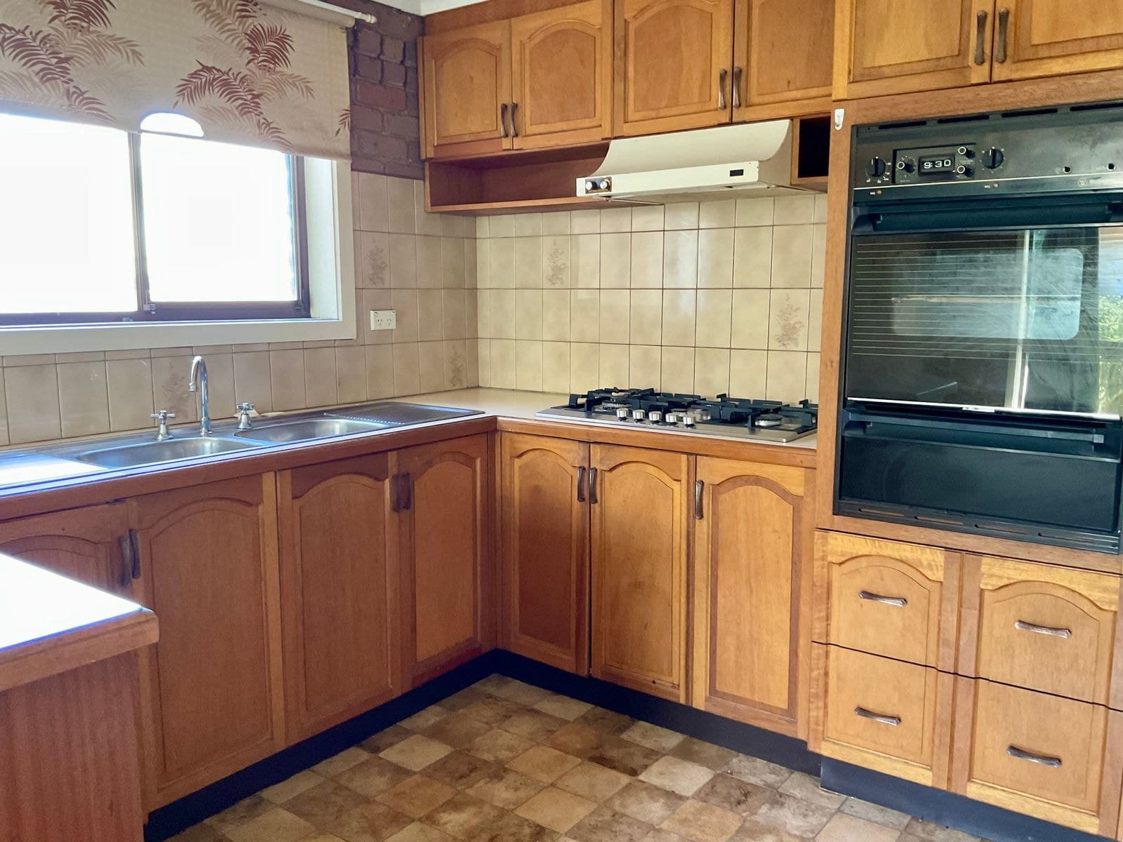 2/14 Kelly Street, Werribee VIC 3030, Werribee - Thumbnail 3