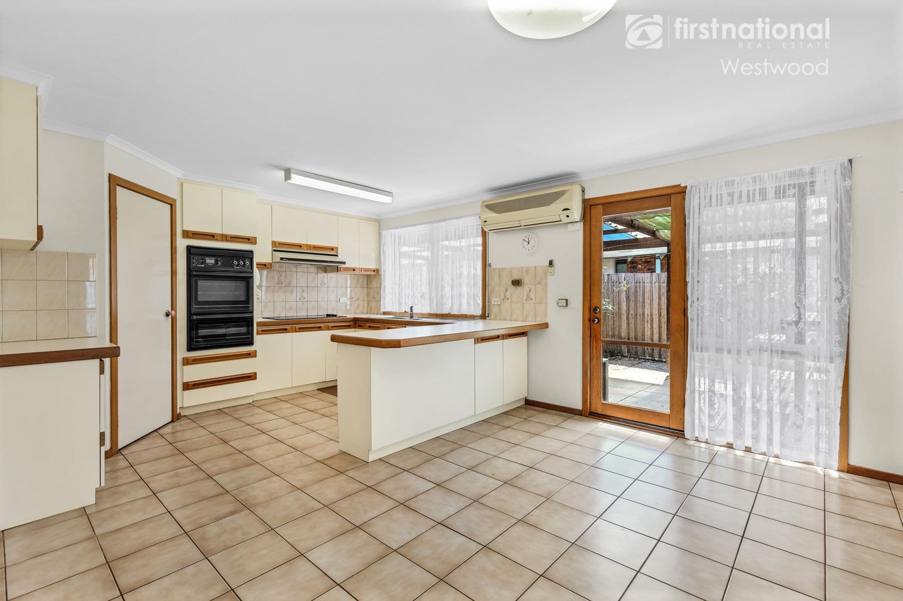 7 Weeden Drive, Werribee VIC 3030, Werribee - Thumbnail 2
