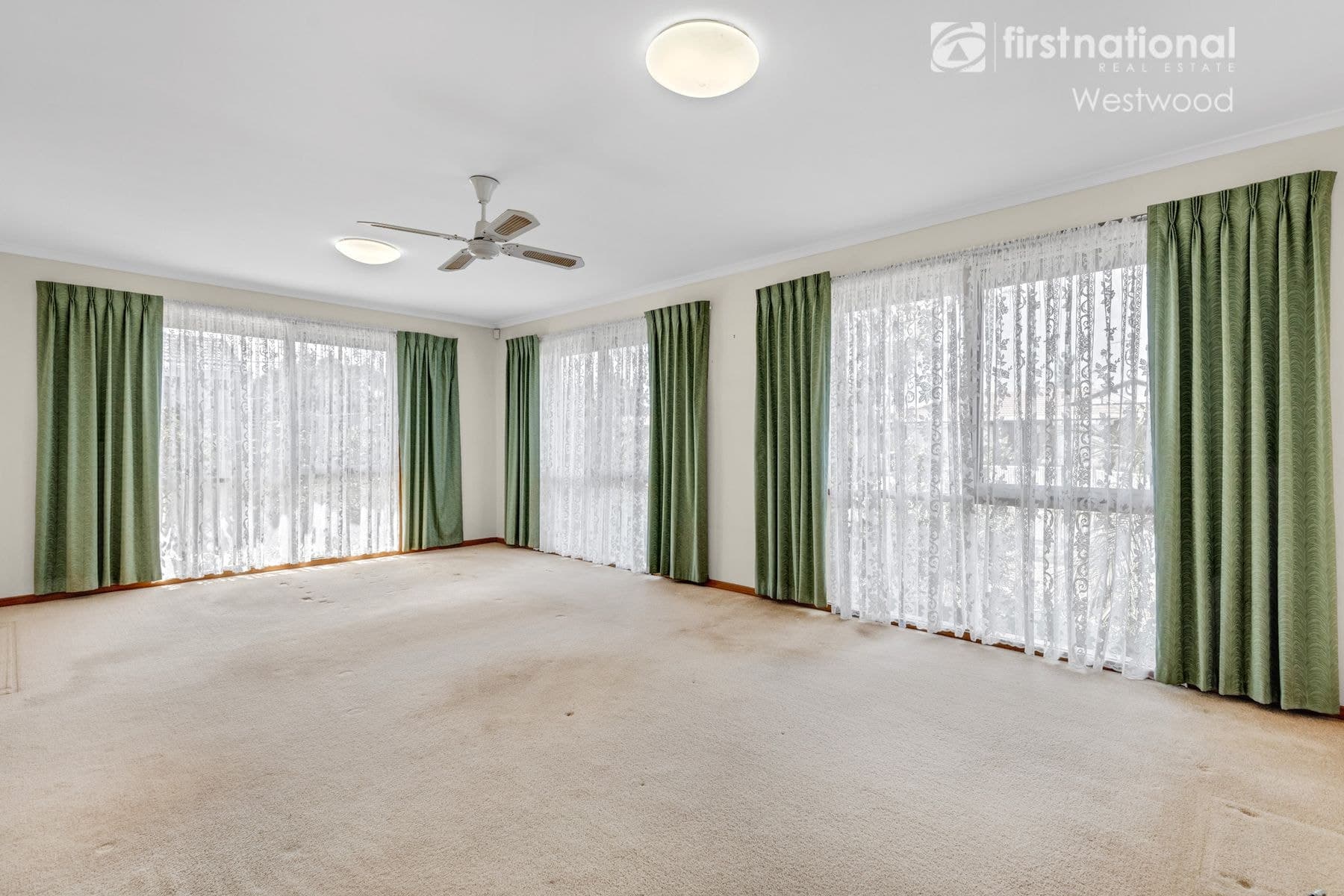7 Weeden Drive, Werribee VIC 3030, Werribee - Thumbnail 3