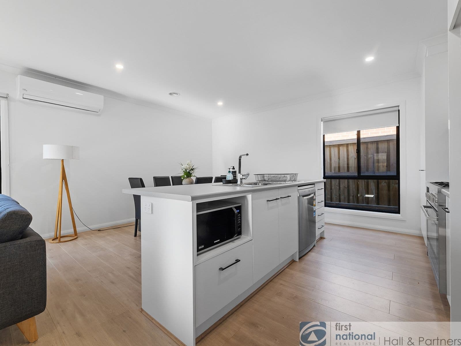 44 Scenery Drive, Clyde North VIC 3978, Clyde North - Thumbnail 3