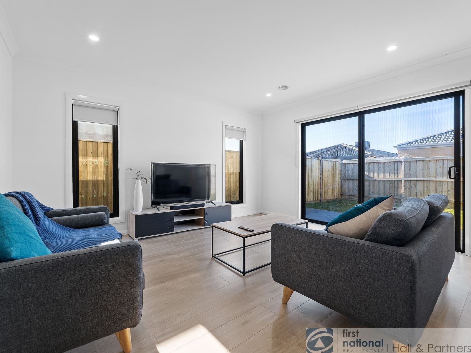 44 Scenery Drive, Clyde North VIC 3978, Clyde North - Thumbnail 4