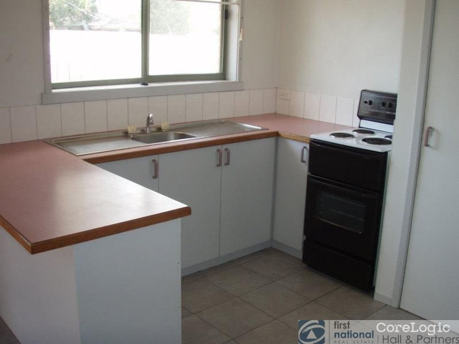 2/7 Luke Court, Hampton Park VIC 3976, Hampton Park - Thumbnail 2