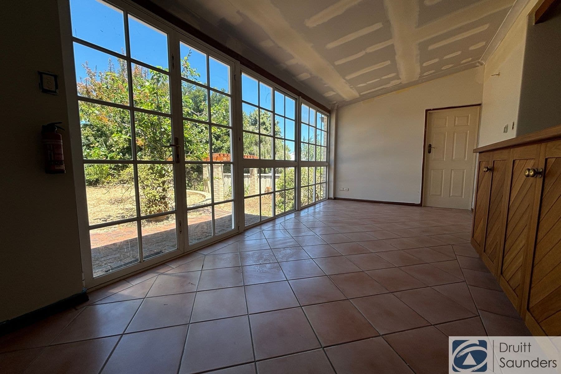 17 Larundel Road, City Beach WA 6015, City Beach - Thumbnail 7