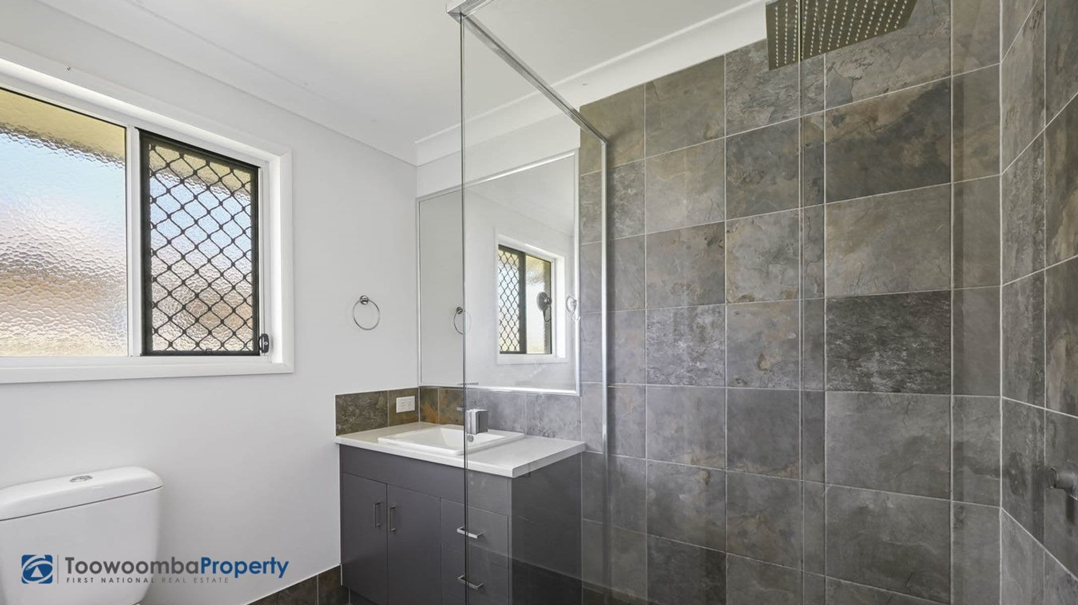 14 Radcliffe Crescent, Glenvale QLD 4350, Glenvale - Thumbnail 4
