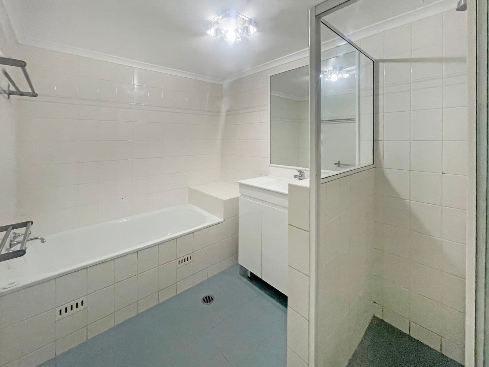 24/4 Mead Drive, Chipping Norton NSW 2170, Chipping Norton - Thumbnail 3