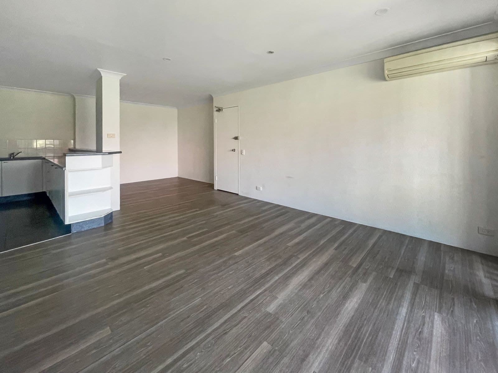 24/4 Mead Drive, Chipping Norton NSW 2170, Chipping Norton - Thumbnail 4