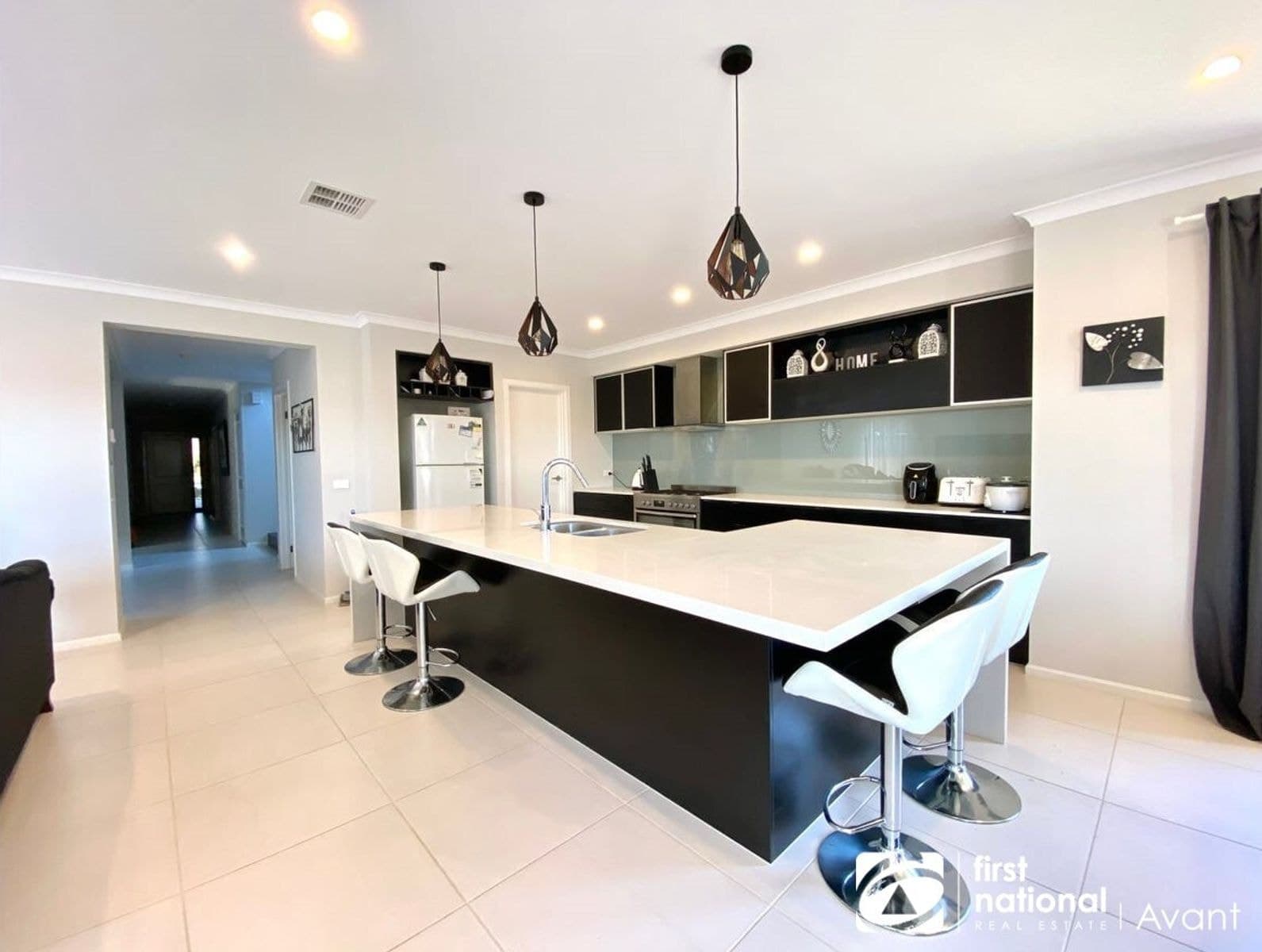 14 Inverloch Avenue, Clyde VIC 3978, Clyde - Thumbnail 3