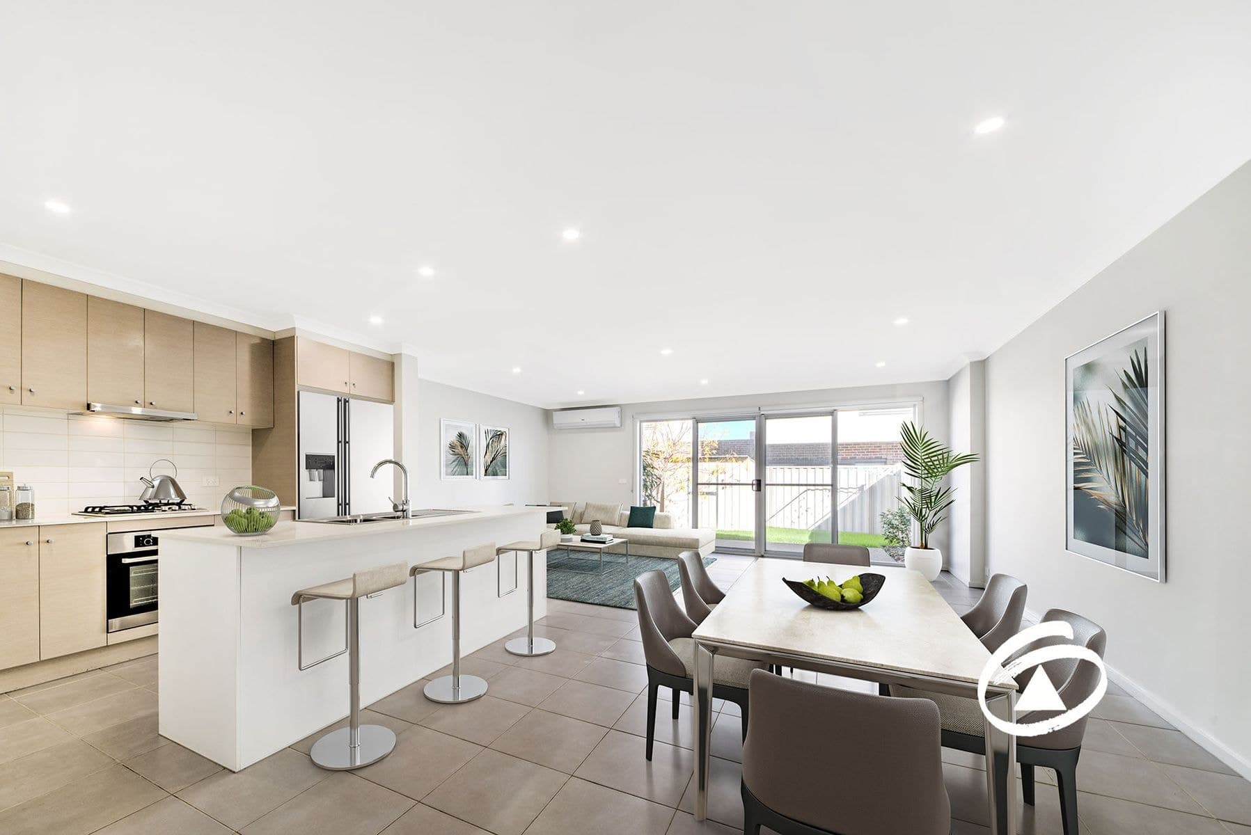 6 Debra Avenue, Pakenham VIC 3810, Pakenham - Thumbnail 2