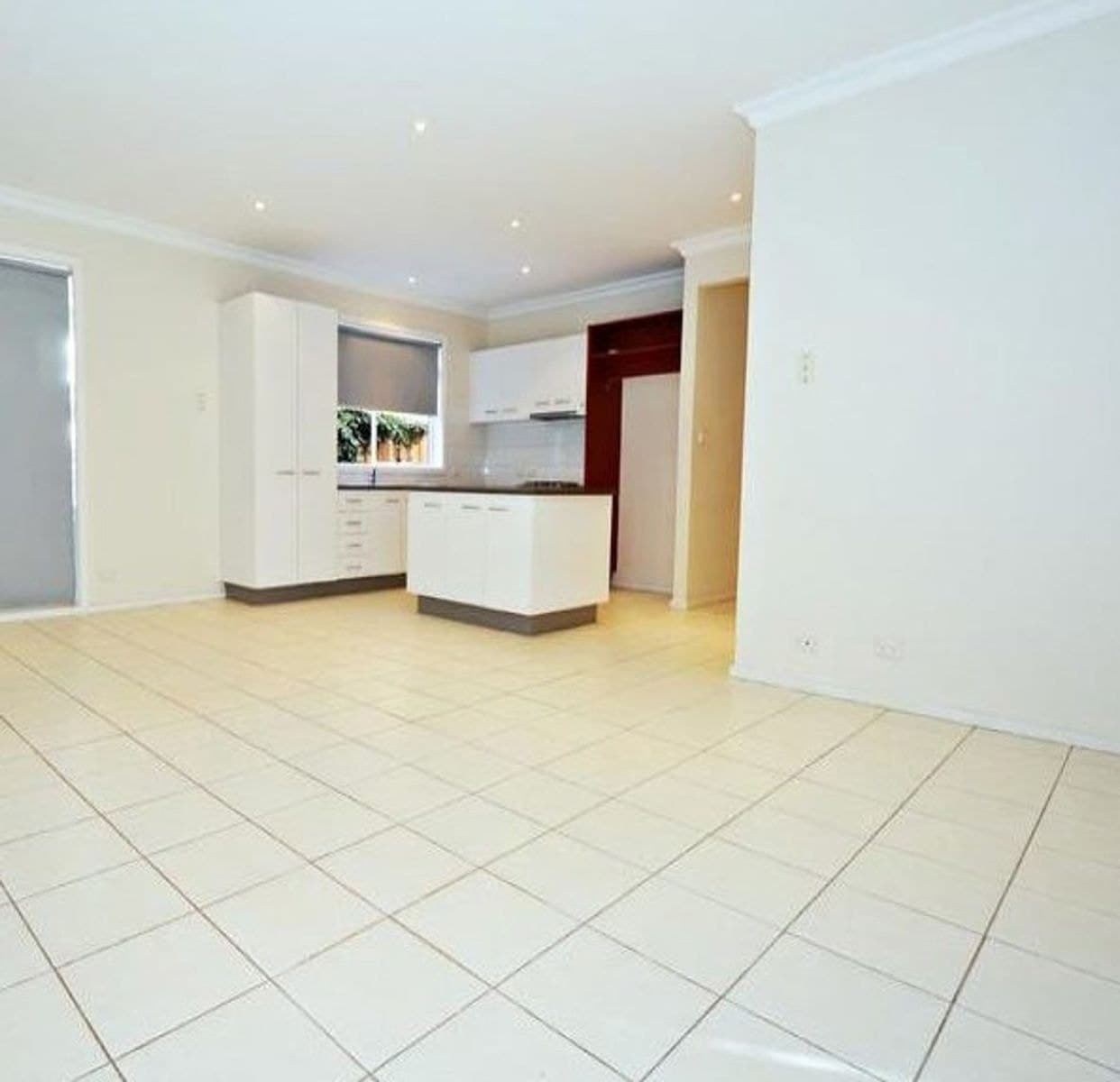95 Ravenhill Boulevard, Roxburgh Park VIC 3064, Roxburgh Park - Thumbnail 4