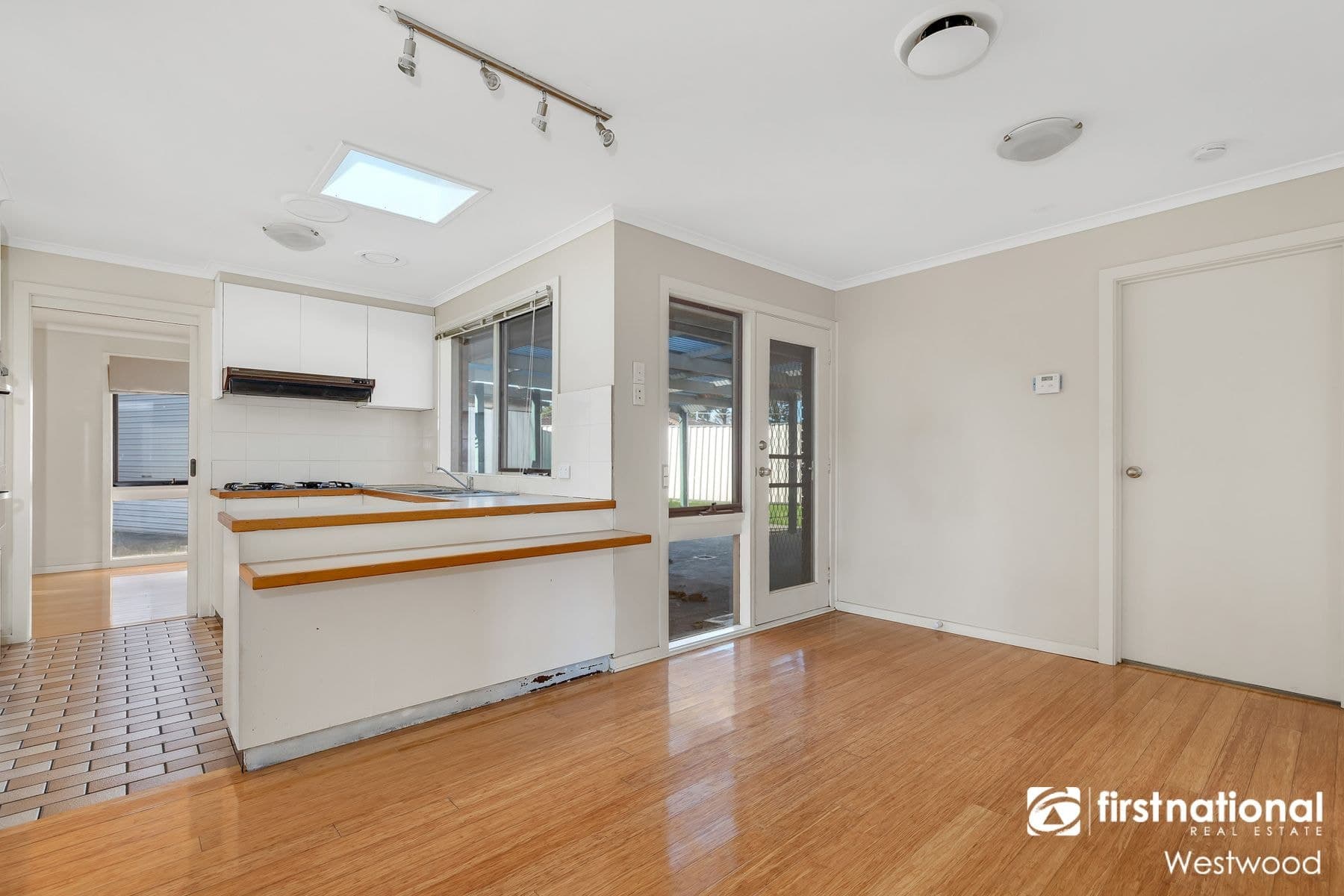 7 Grange Court, Hoppers Crossing VIC 3029, Hoppers Crossing - Thumbnail 2