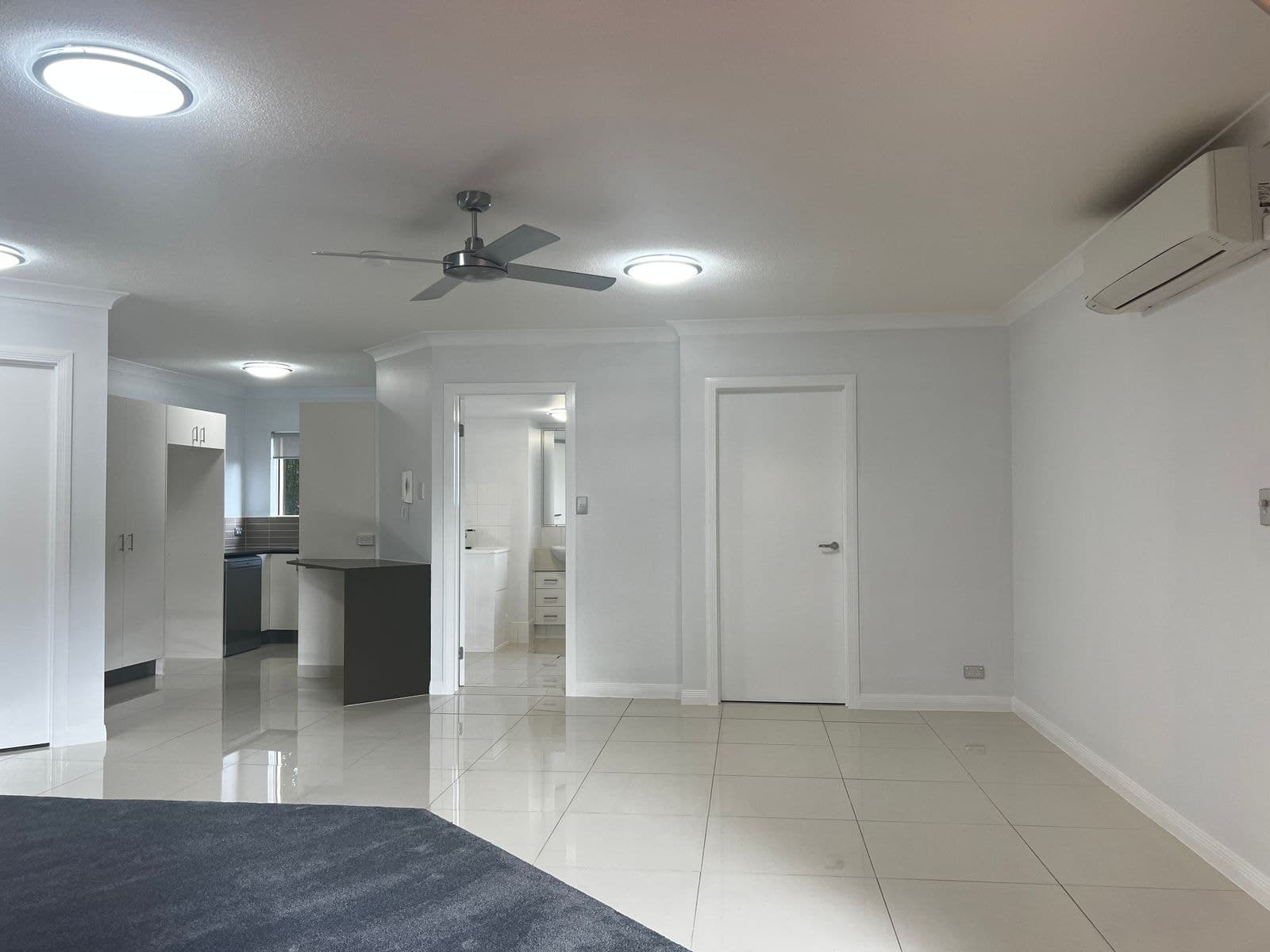2/31-33 Mawarra Street, Chevron Island QLD 4217, Chevron Island - Thumbnail 3