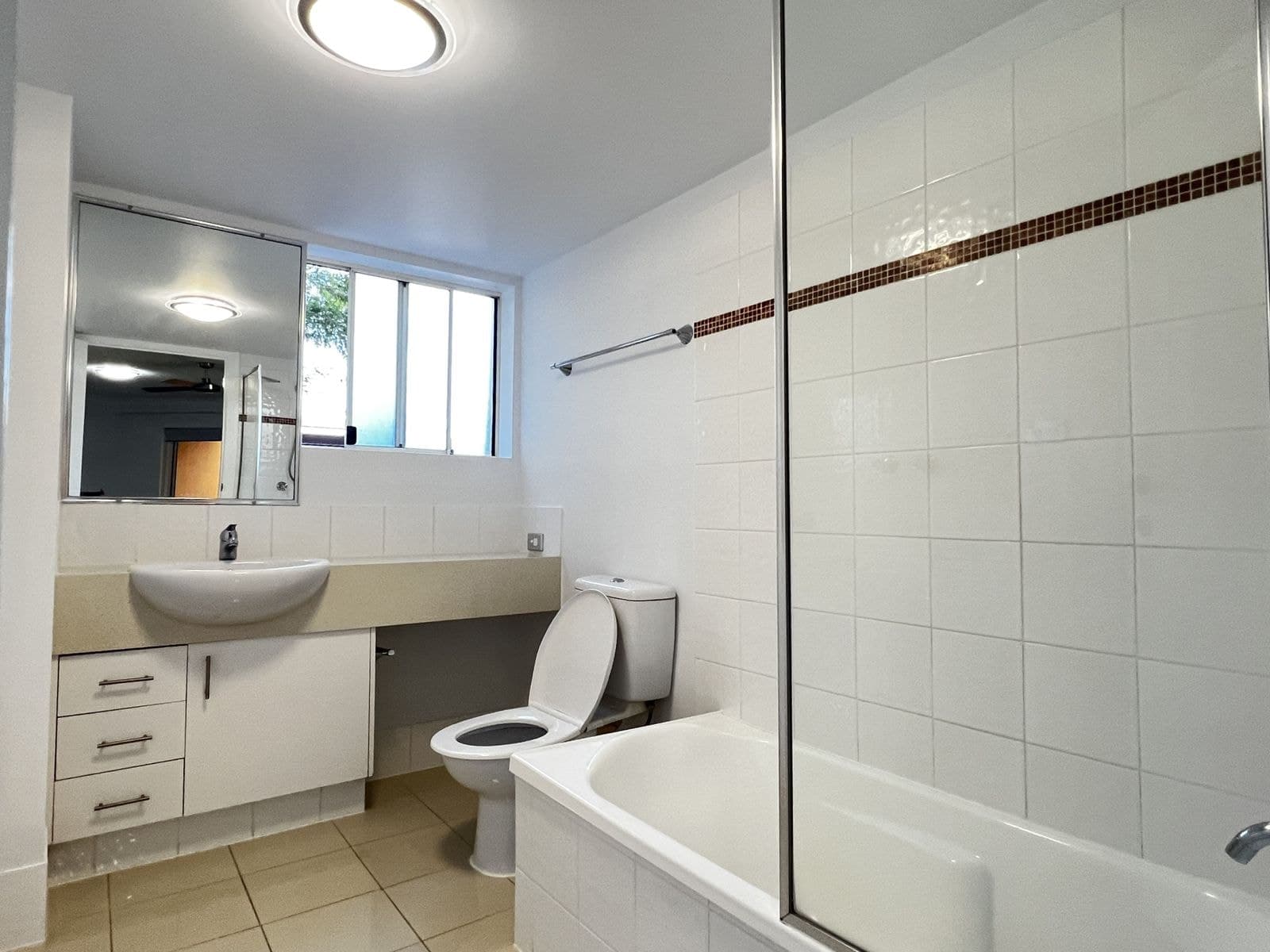 2/31-33 Mawarra Street, Chevron Island QLD 4217, Chevron Island - Thumbnail 7